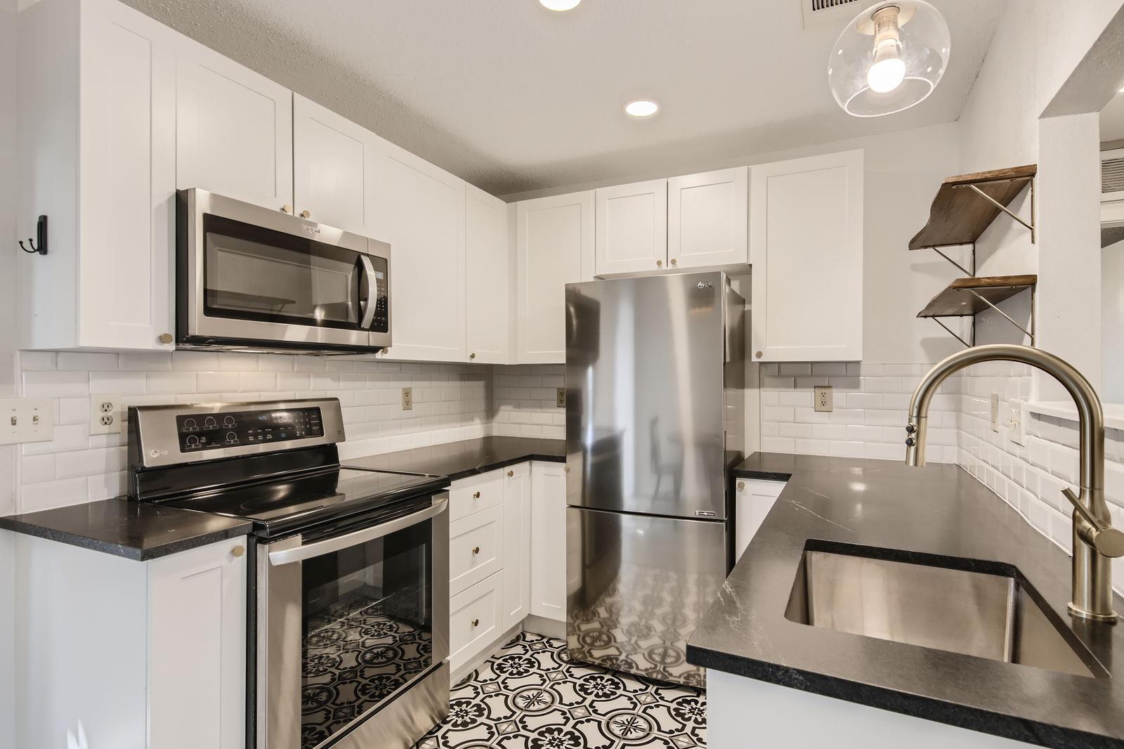 1015 Yager LN #141 — photo 5