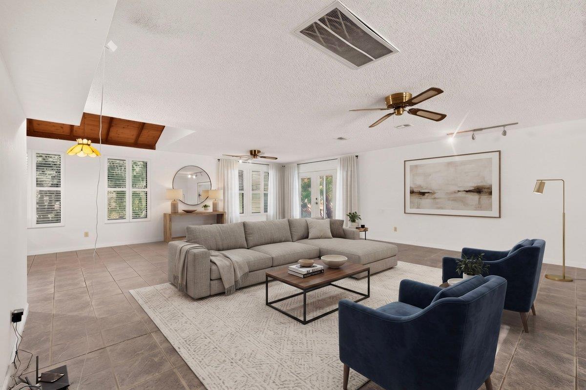 522 Circle DR — photo 5