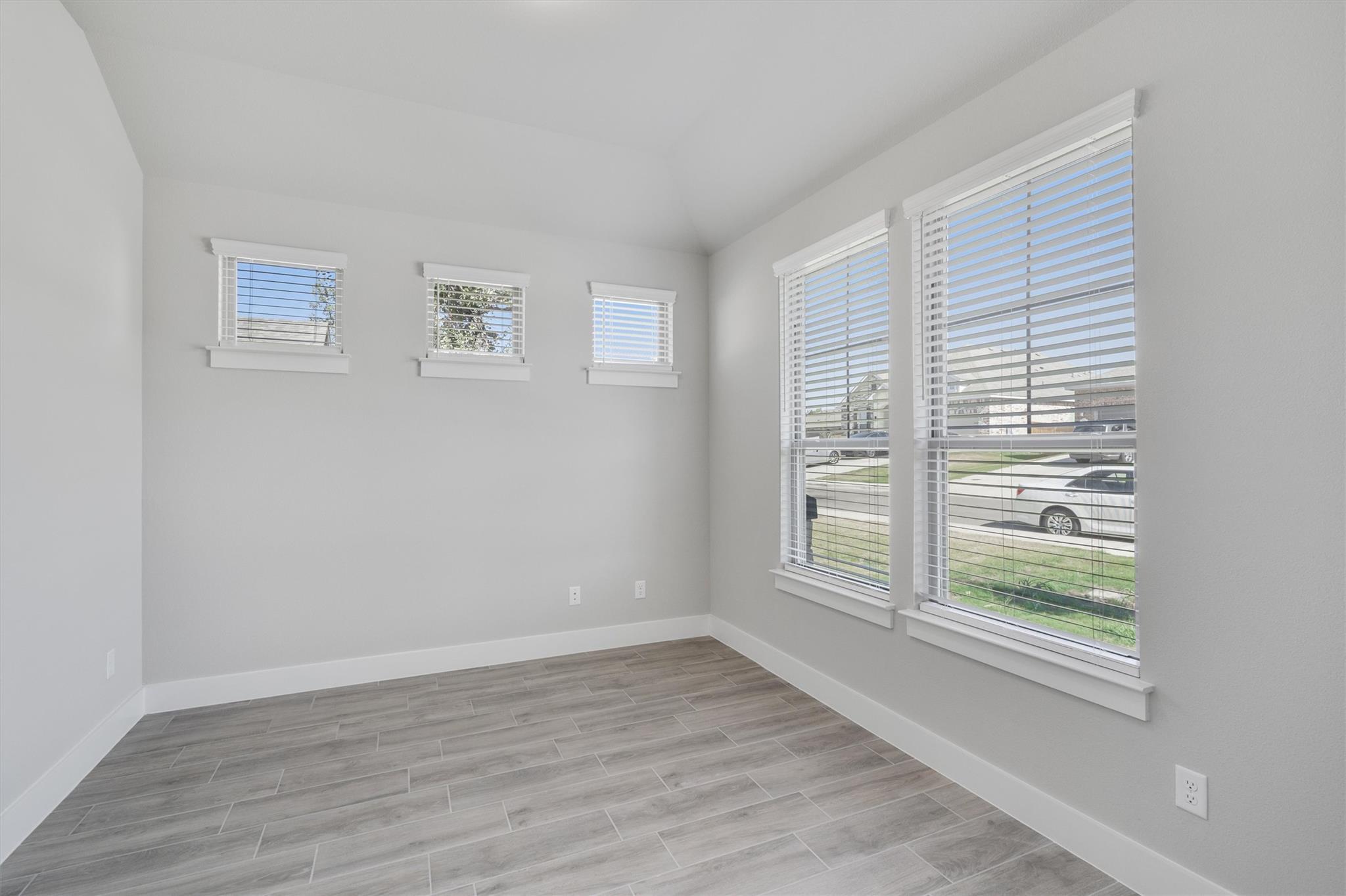 224 Scenic Hills CIR — photo 4