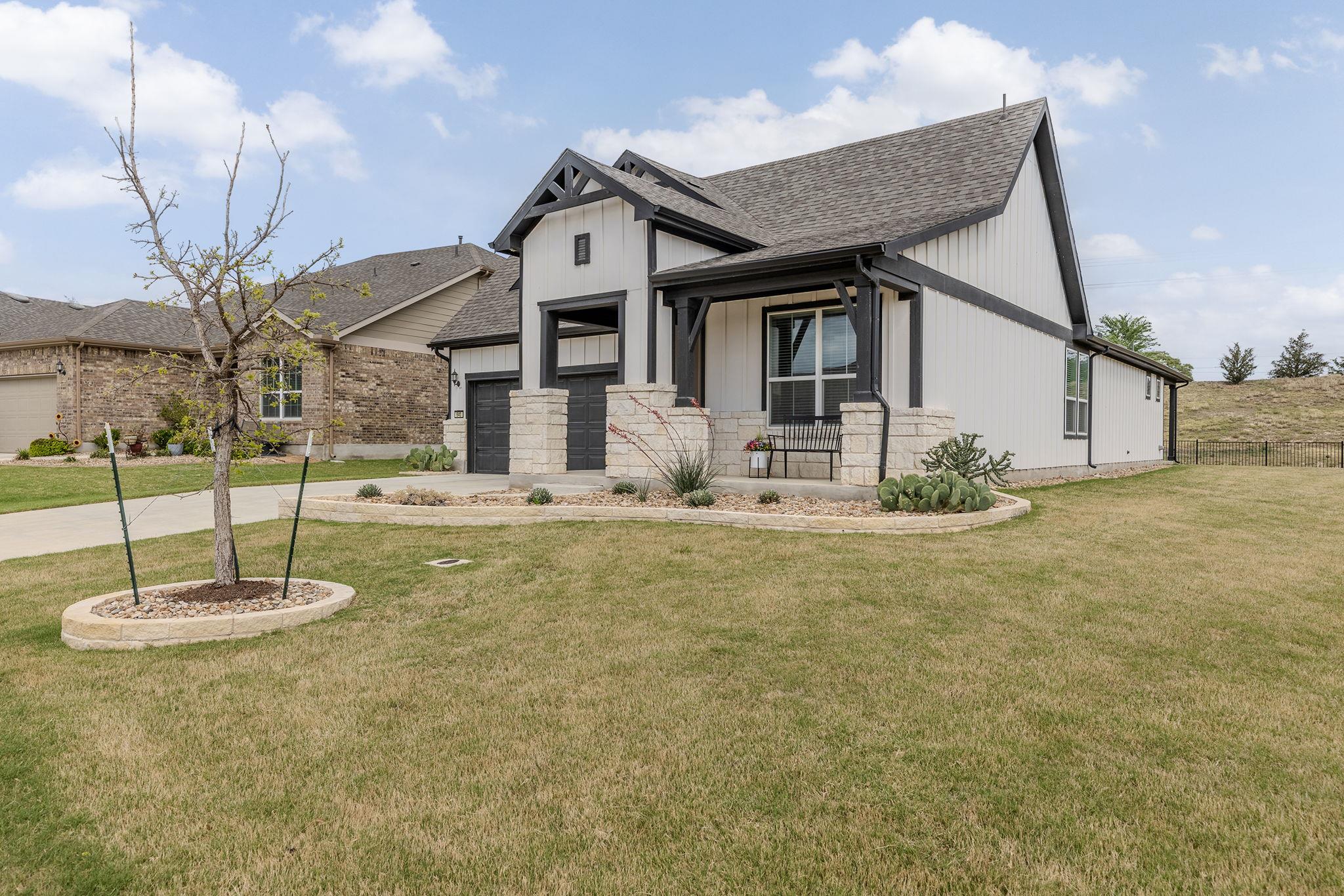 640 Martingale ST — photo 3