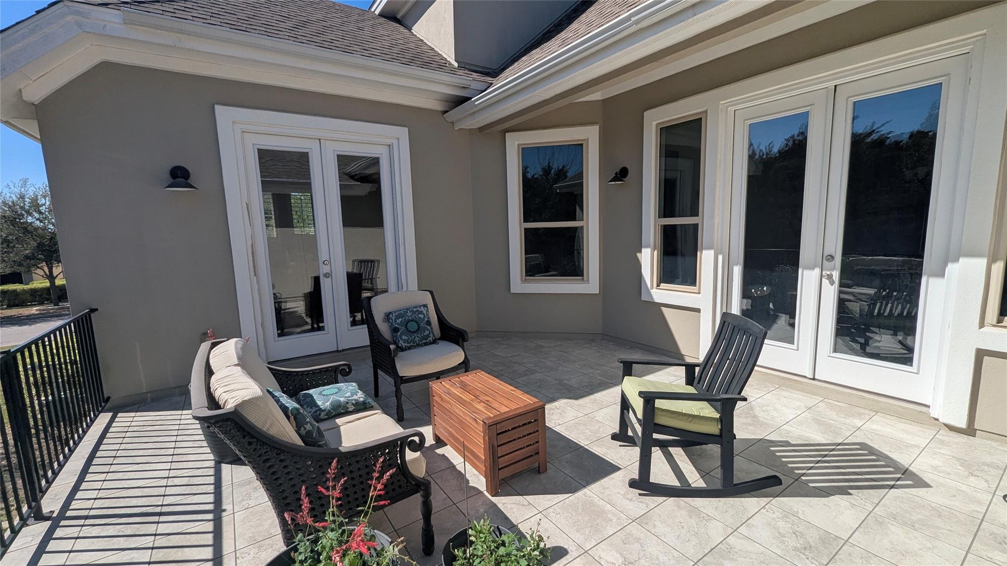 467 Jacksdaw DR — photo 3