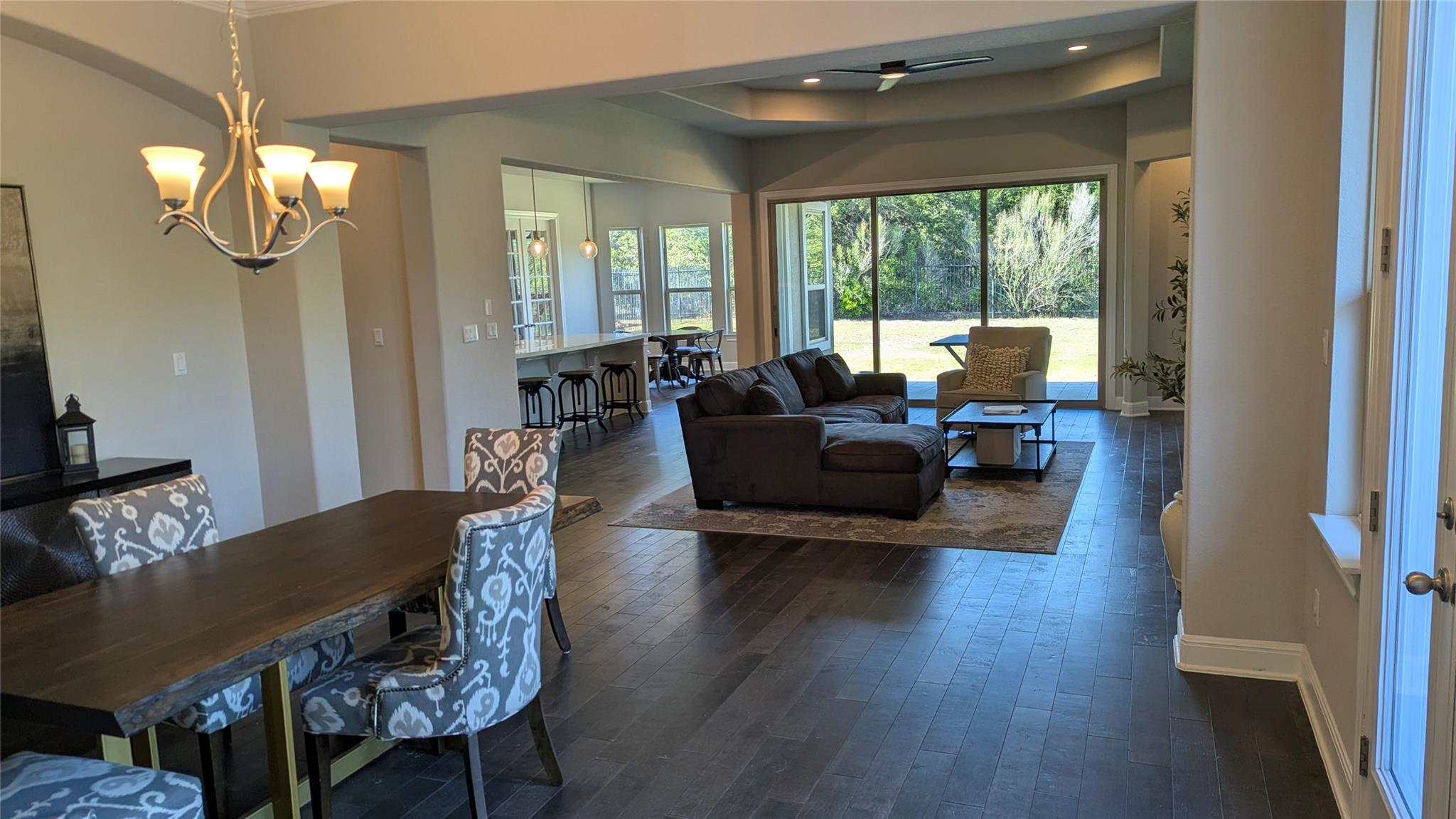467 Jacksdaw DR — photo 4