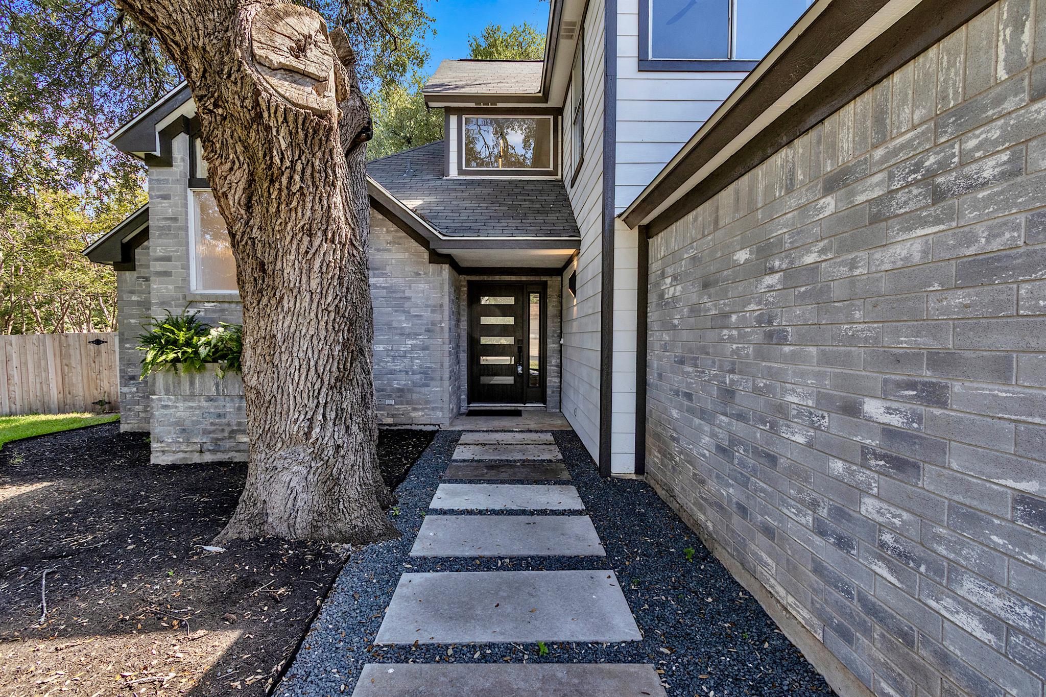 8301 Mendota CV — photo 4