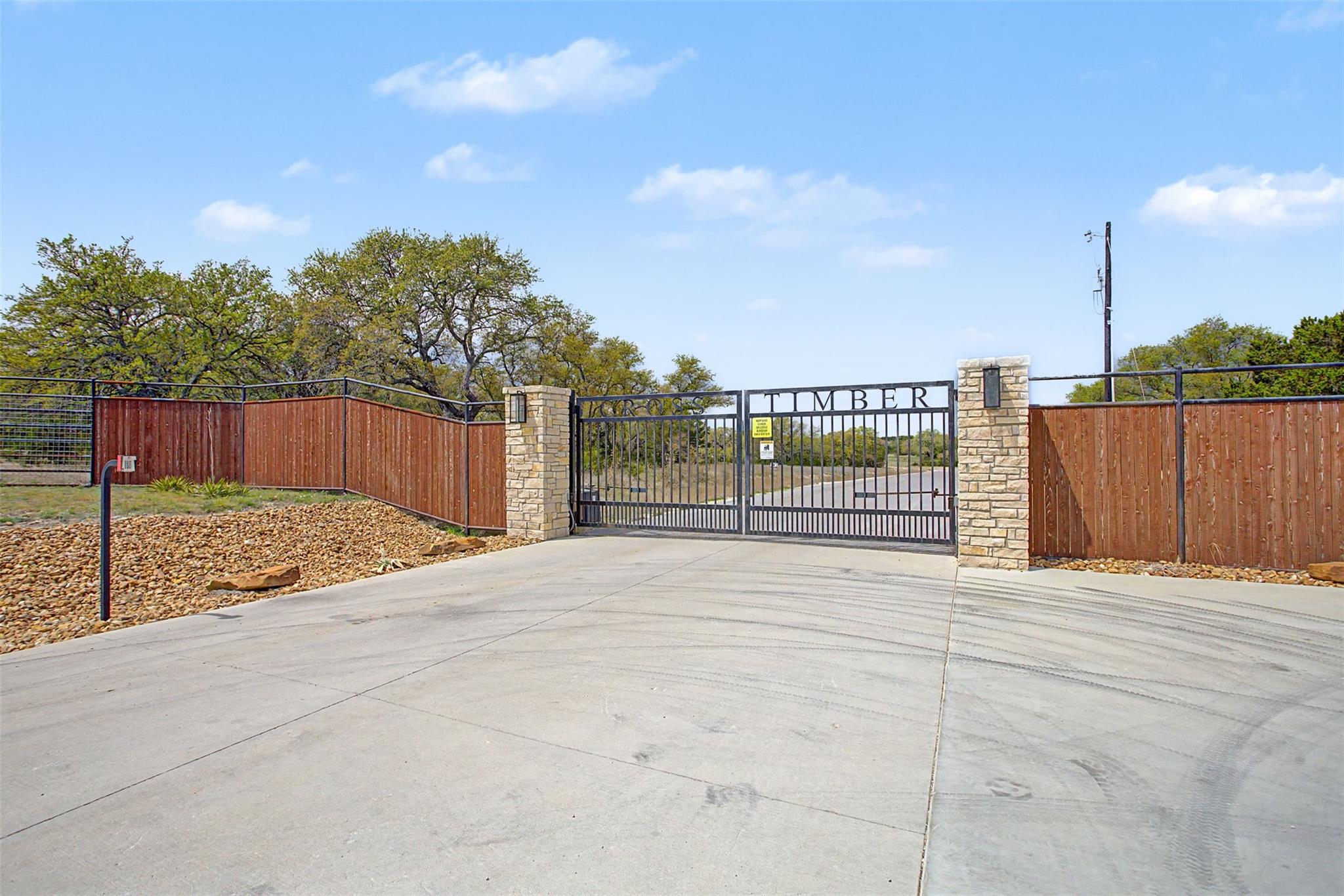 329 Winecup DR — photo 3
