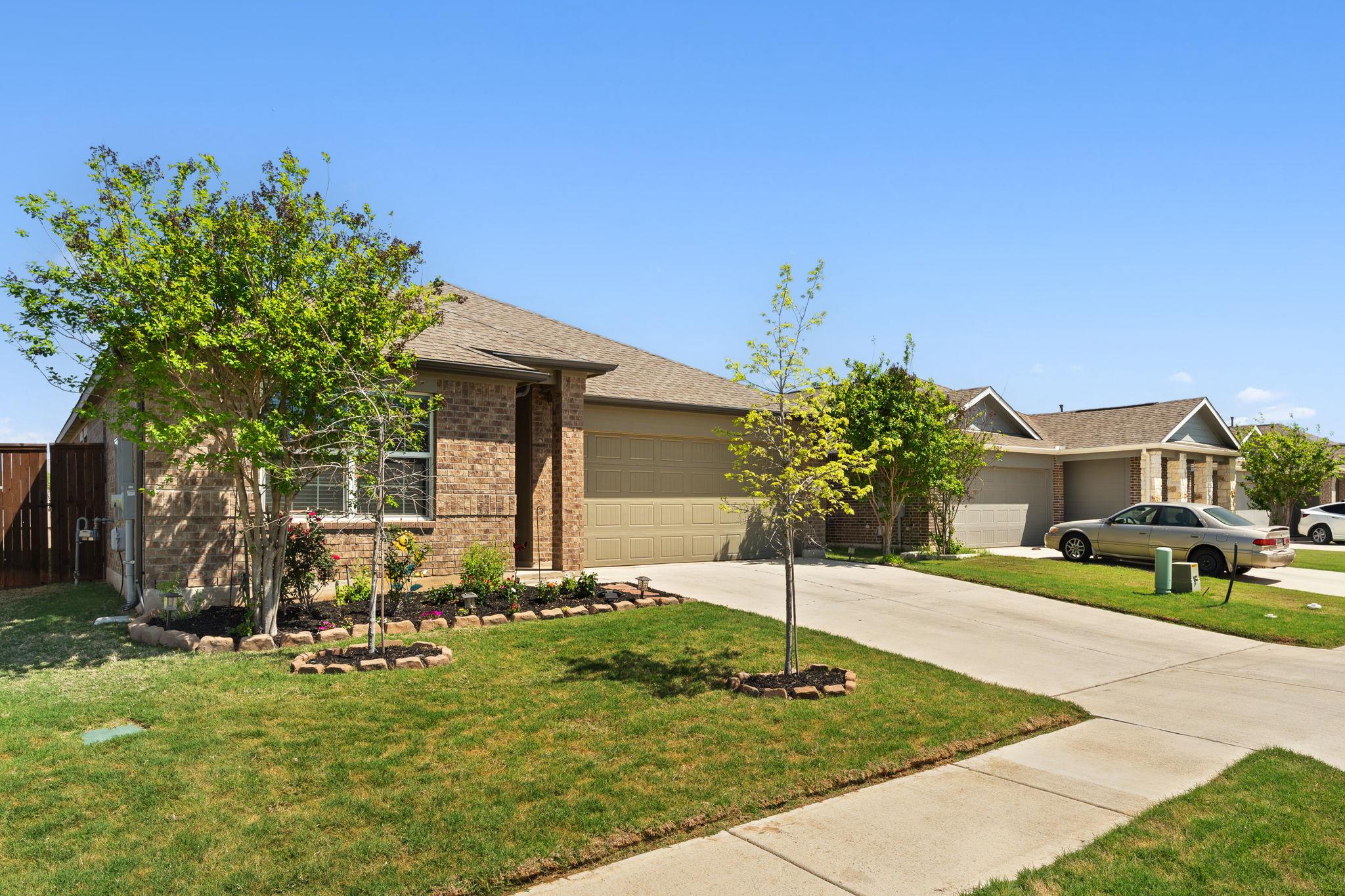 142 Esparza DR — photo 3