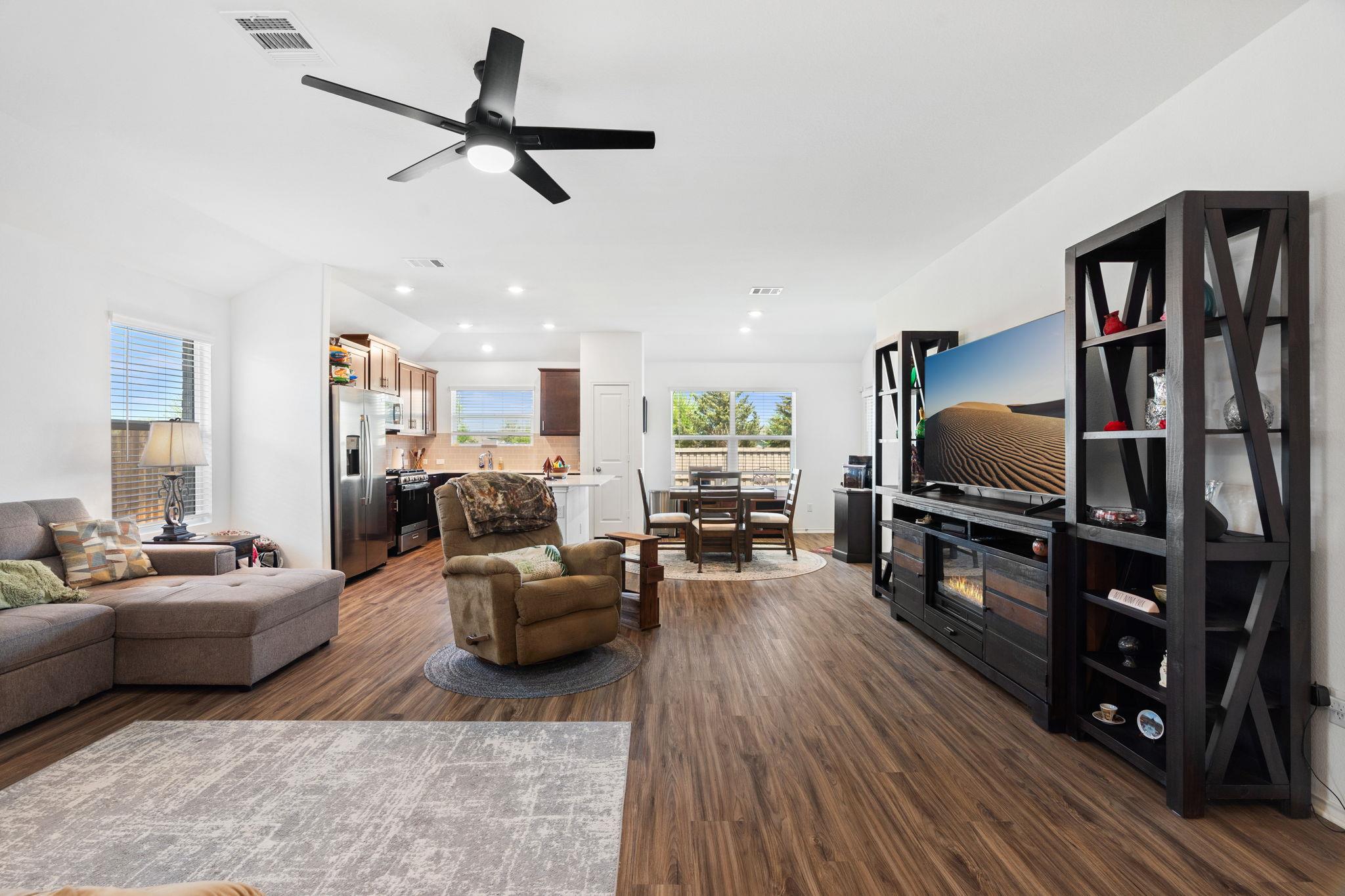 142 Esparza DR — photo 5