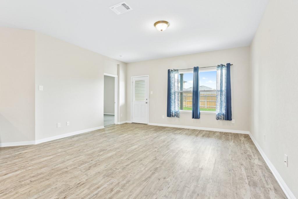2072 Port Ellen DR — photo 3