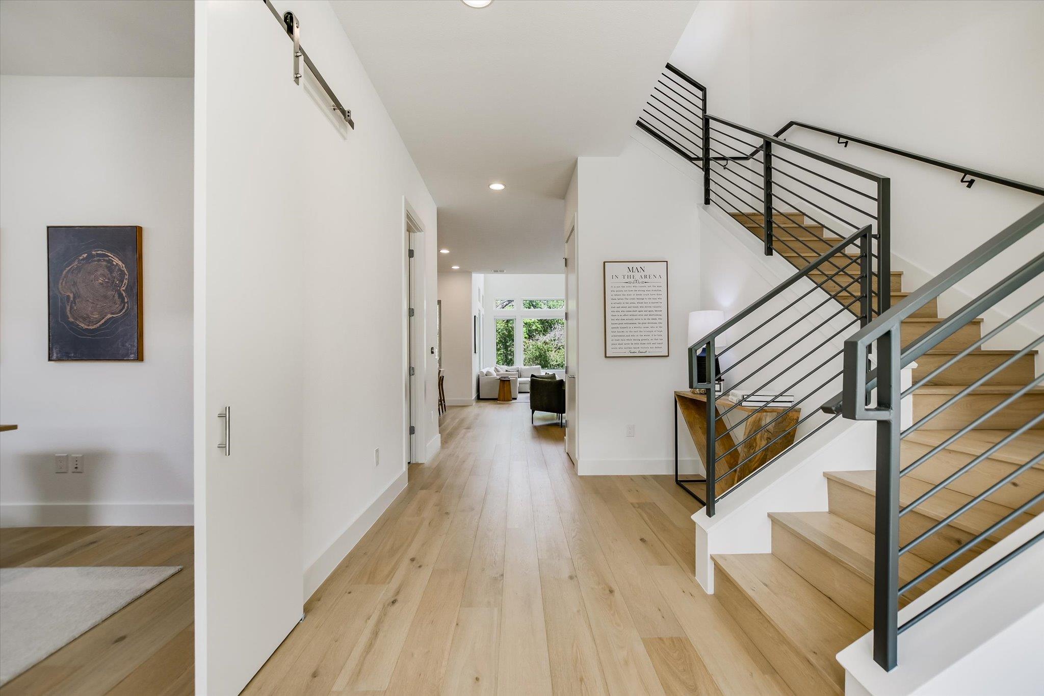 900 2nd ST #6 — photo 4