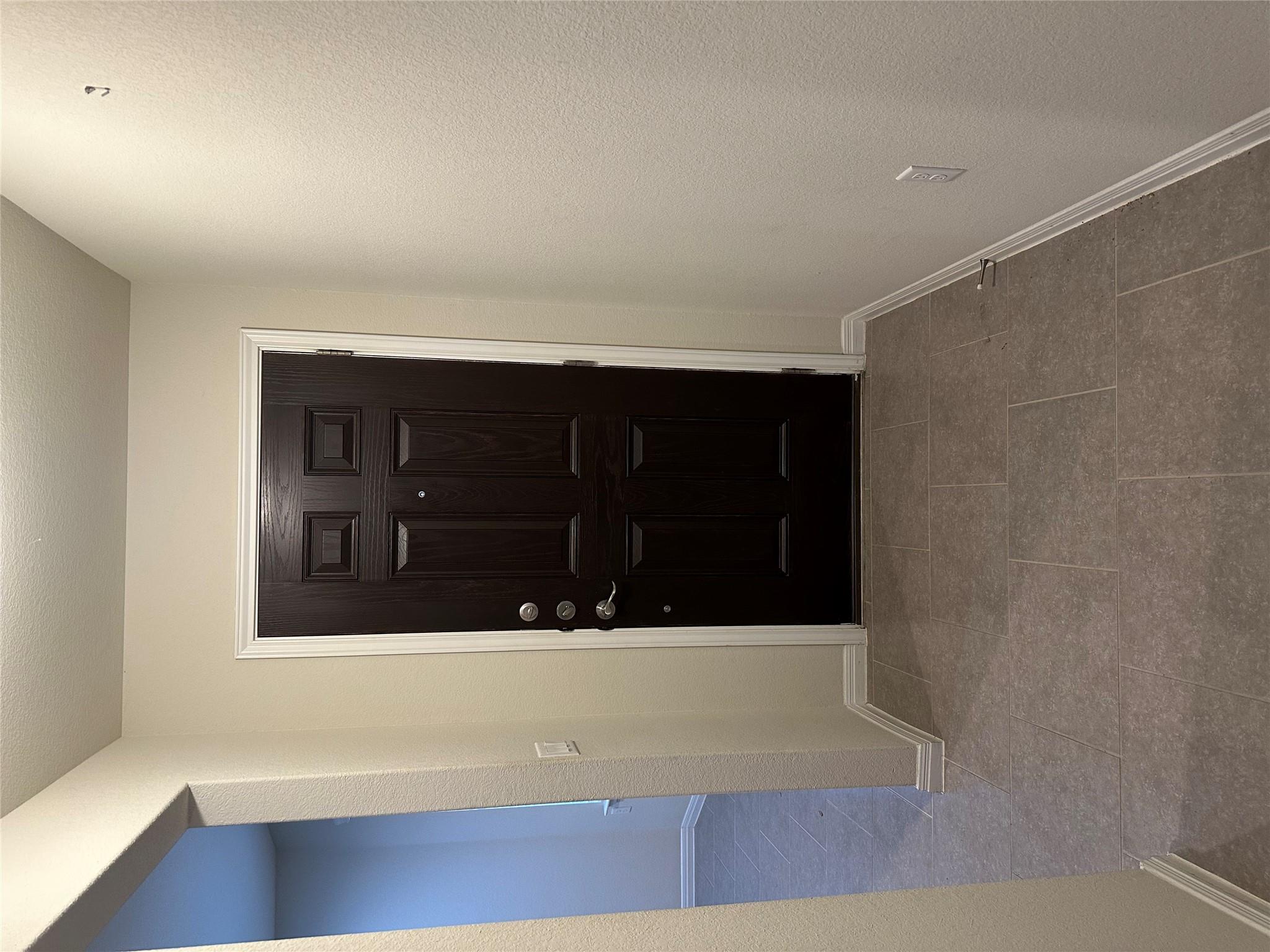 410 Holiday Creek LN — photo 3