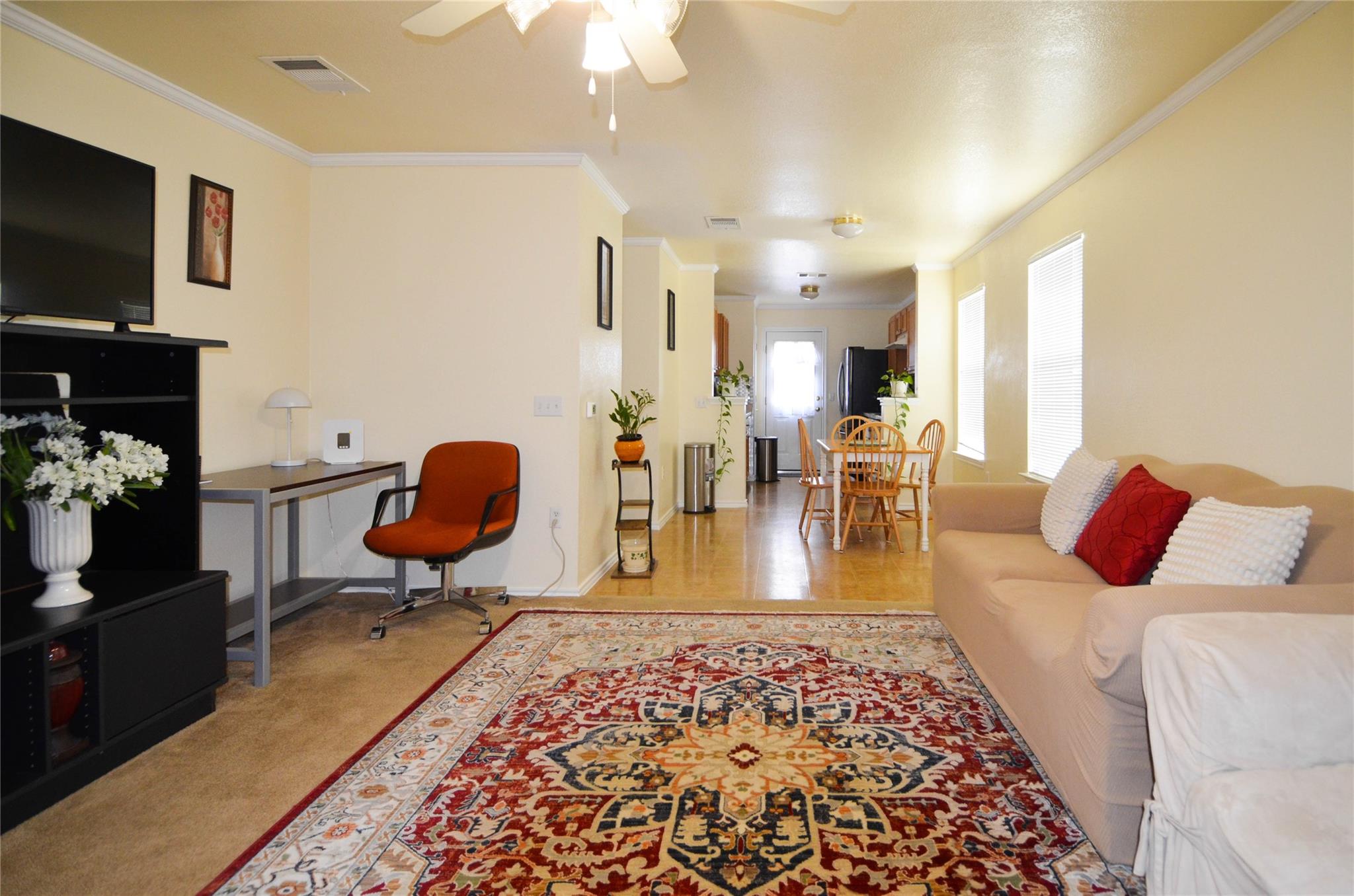 8604 Dittmar Oaks DR — photo 4