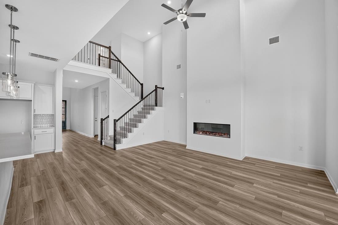 227 Belmont WAY — photo 3