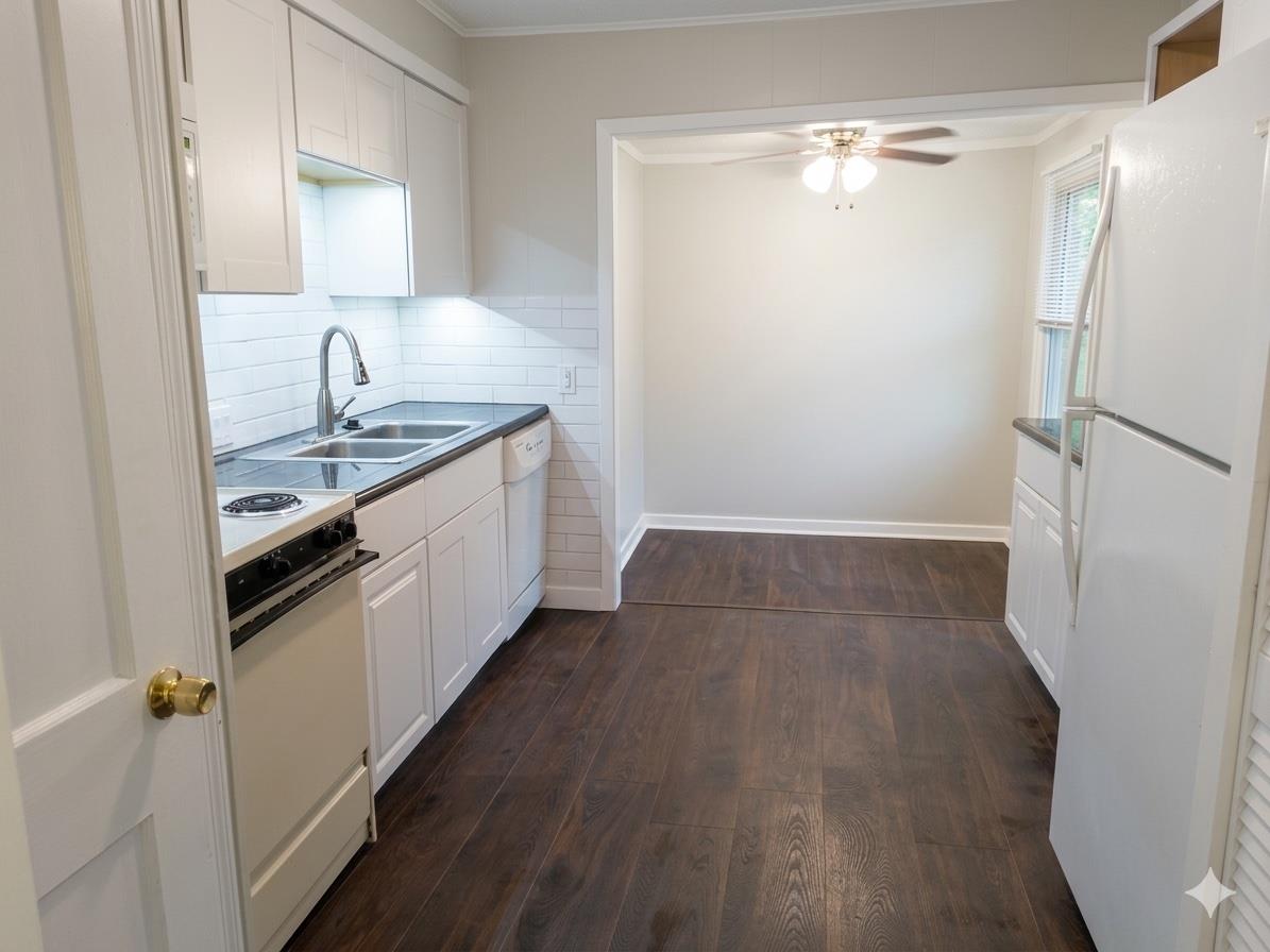 5402 - A/B Harmon Ave — photo 4