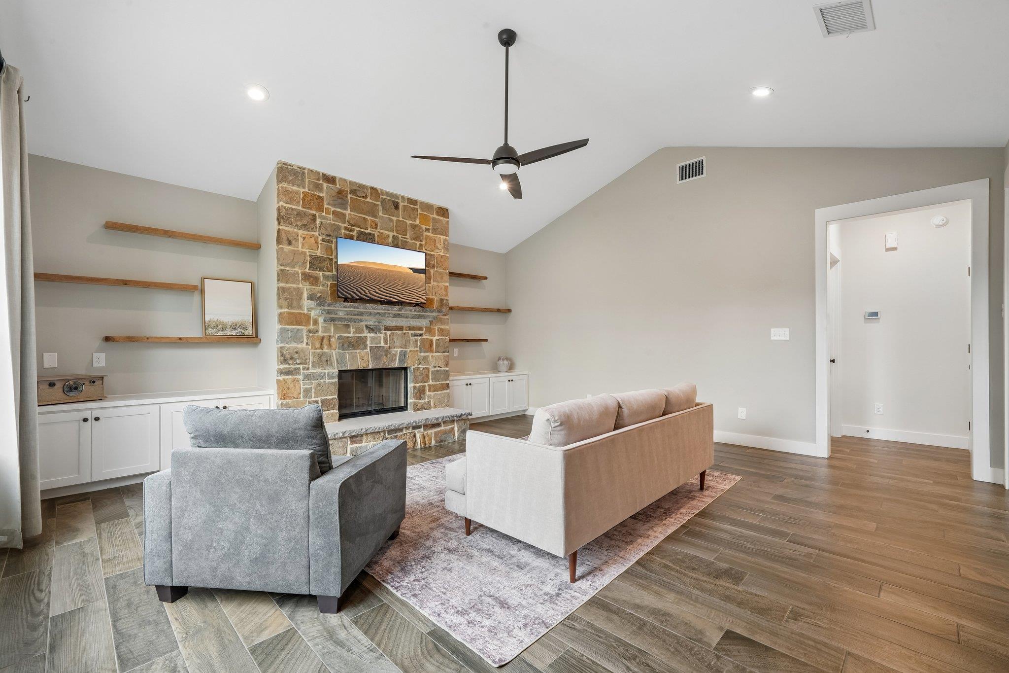 190 Magnolia MDW — photo 4