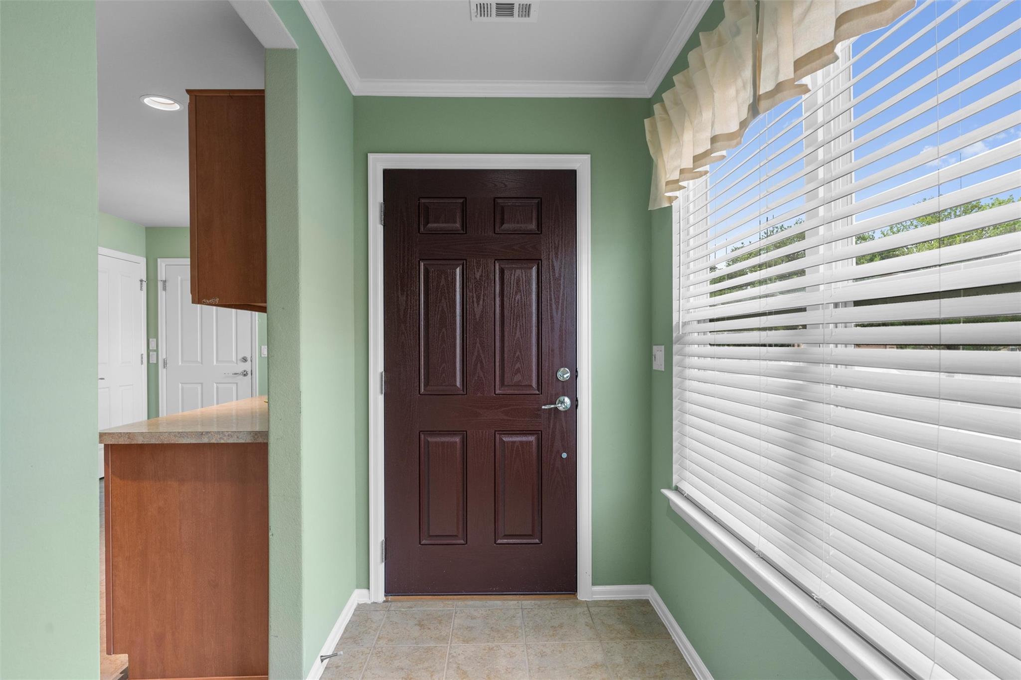 318 Barrington Farm CT — photo 4