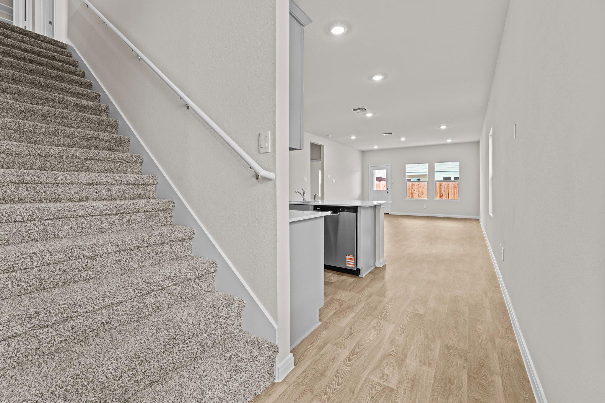 313 NEW ALBANY LN — photo 5