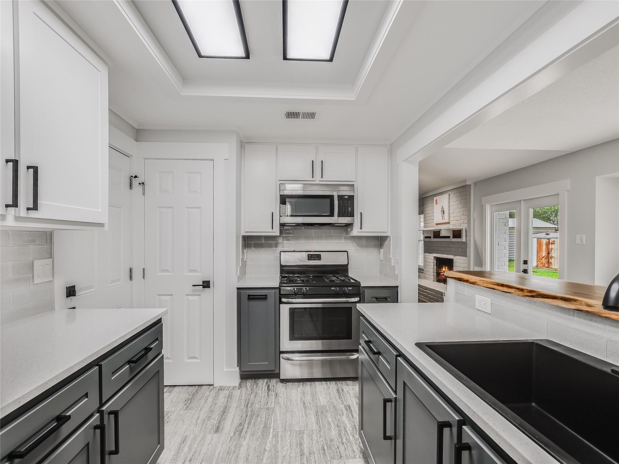 801 Central DR — photo 5