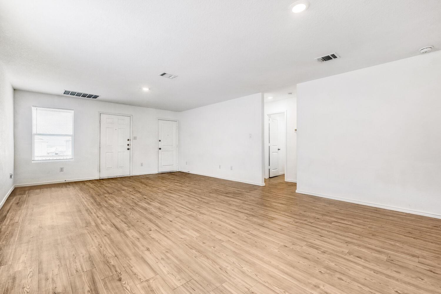 7102 Satellite WAY — photo 4