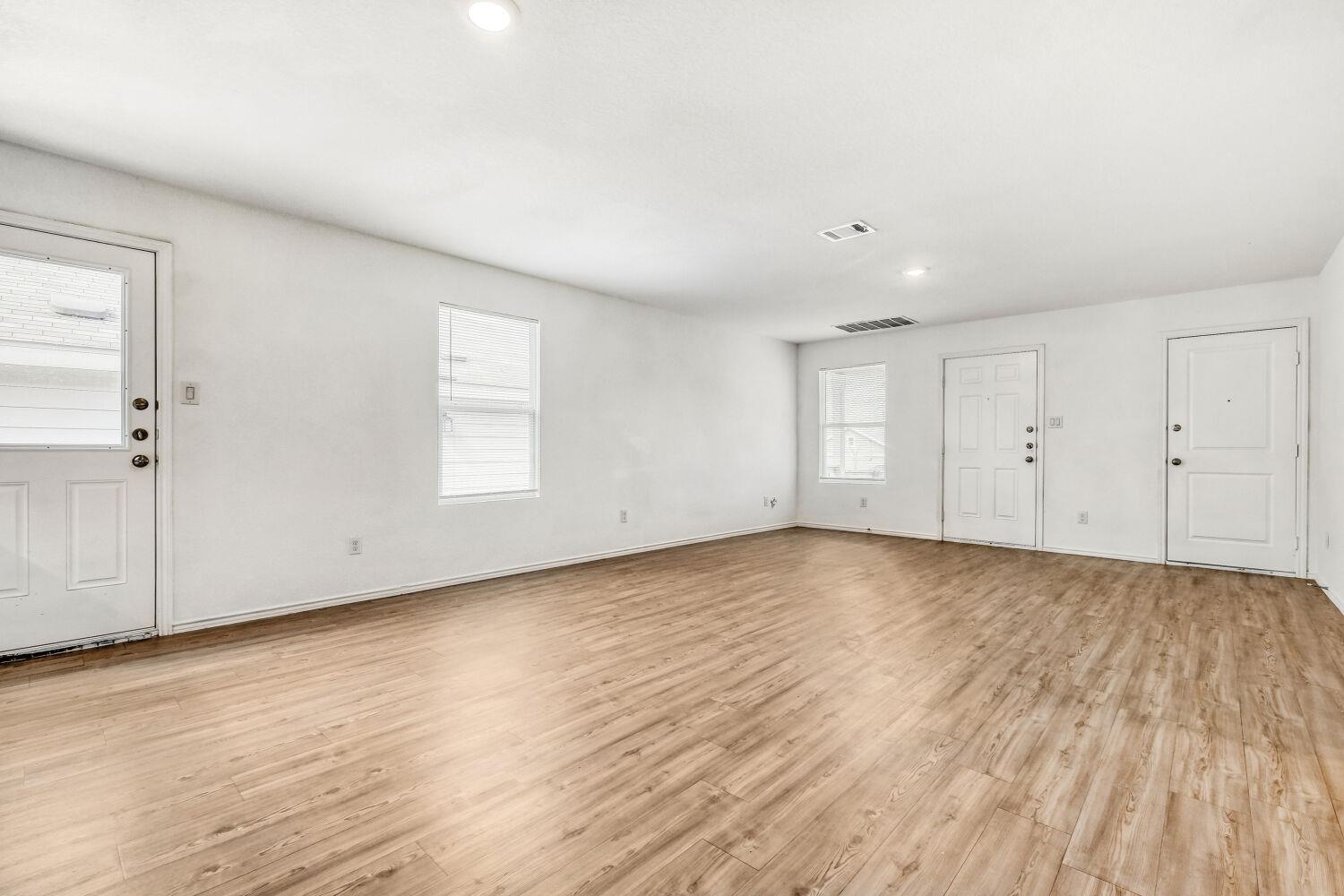 7102 Satellite WAY — photo 5
