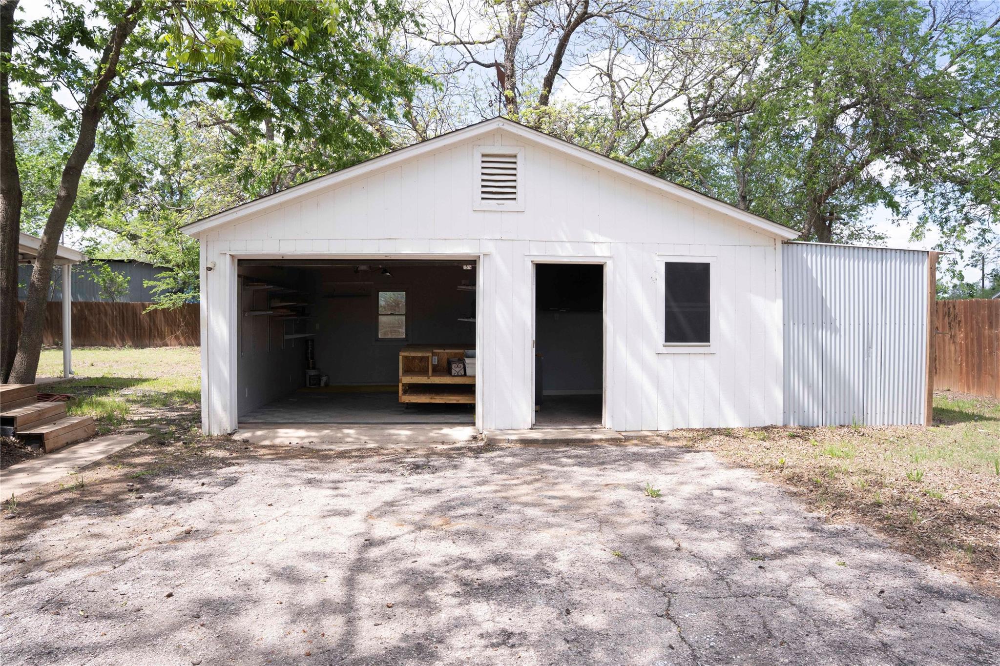 19107 Fm 969 RD — photo 3