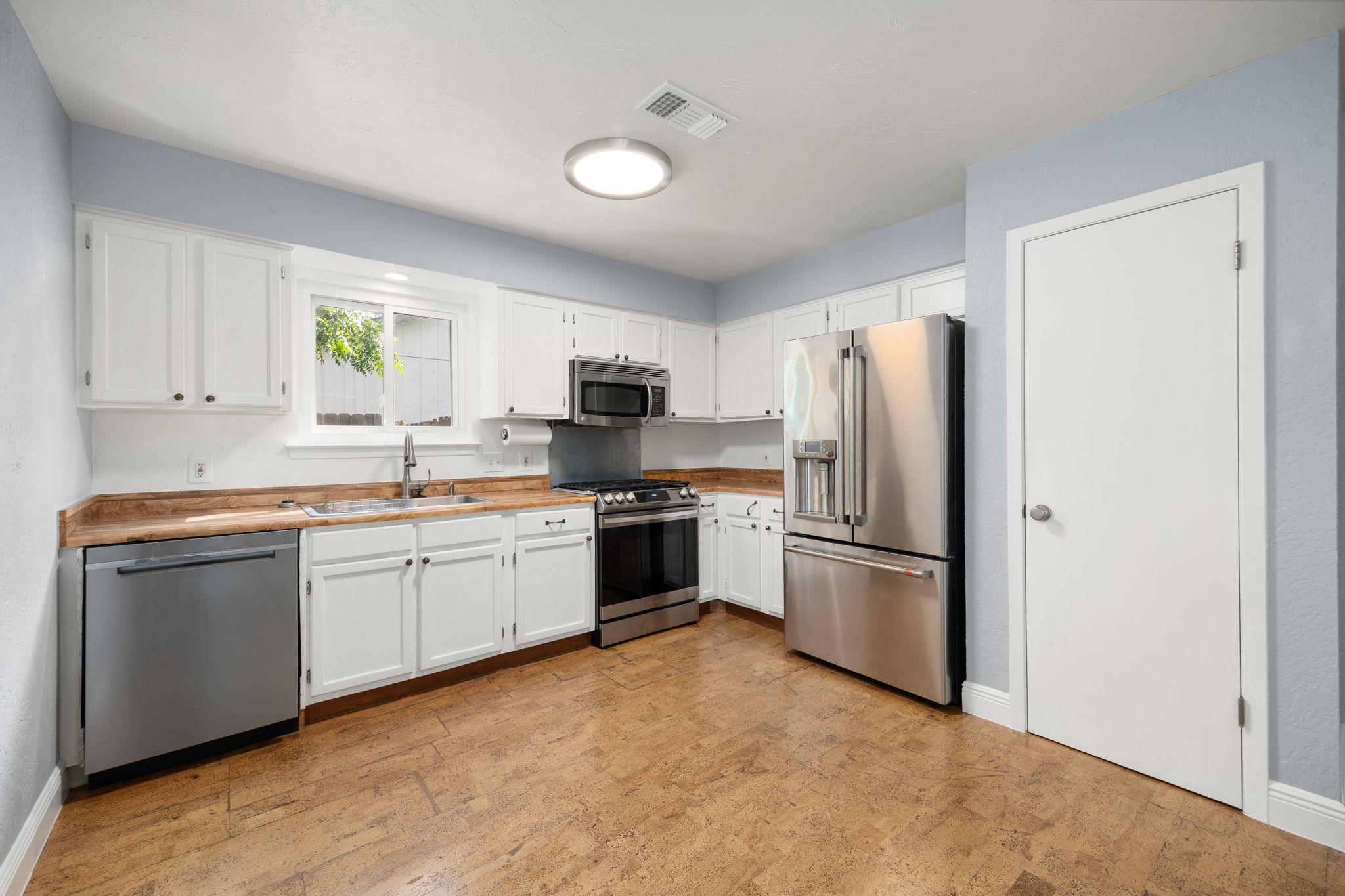 9106 Marsh DR — photo 5