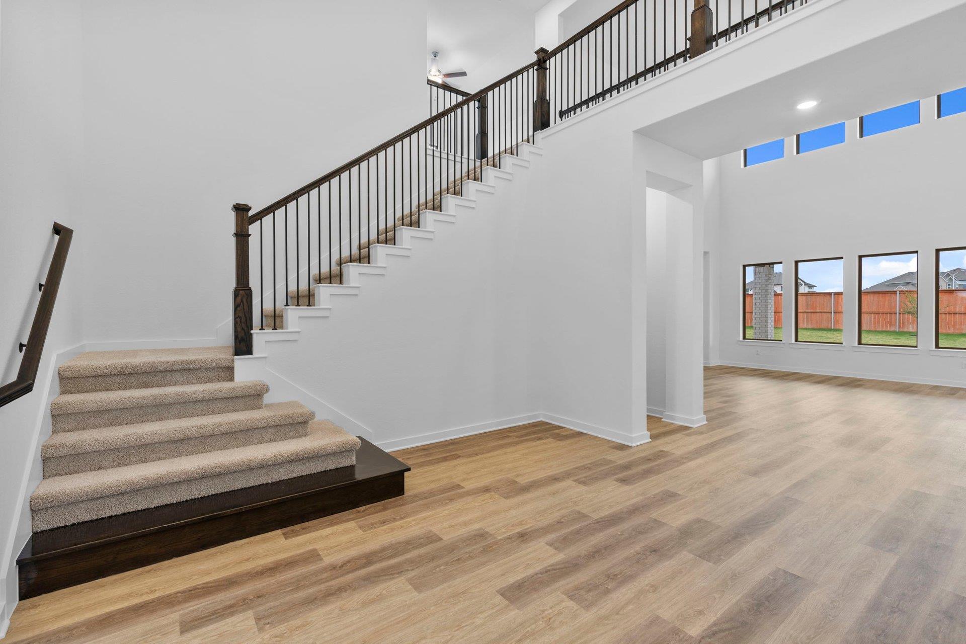 109 Statue DR — photo 5
