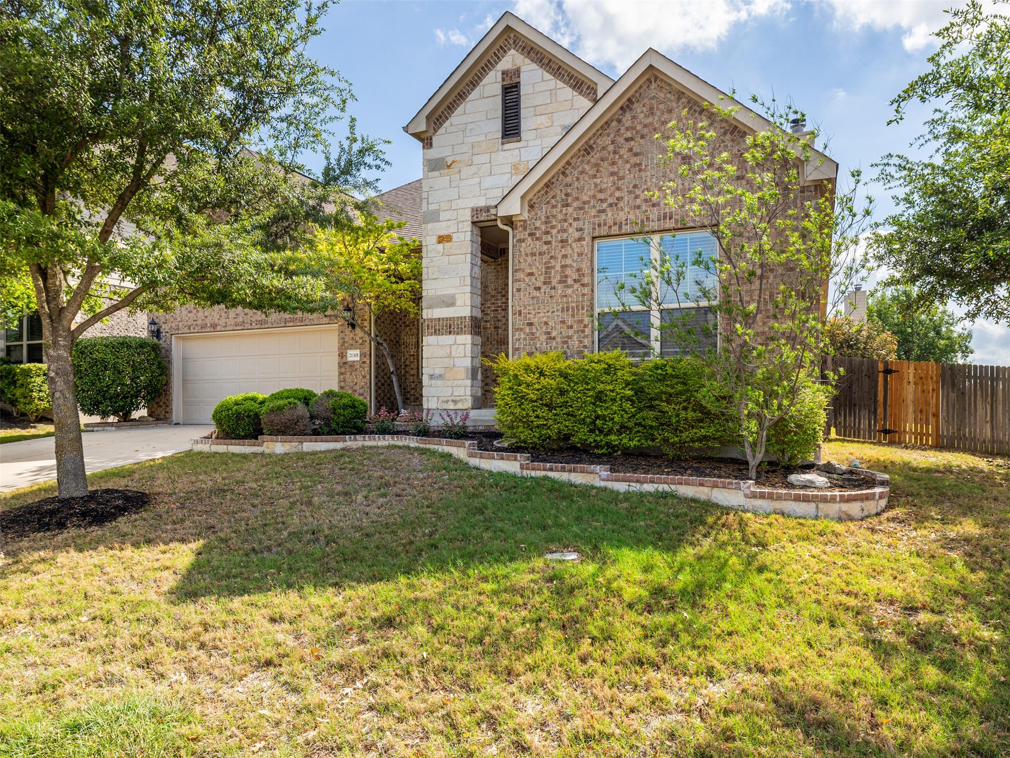 21301 Merveil DR — photo 4