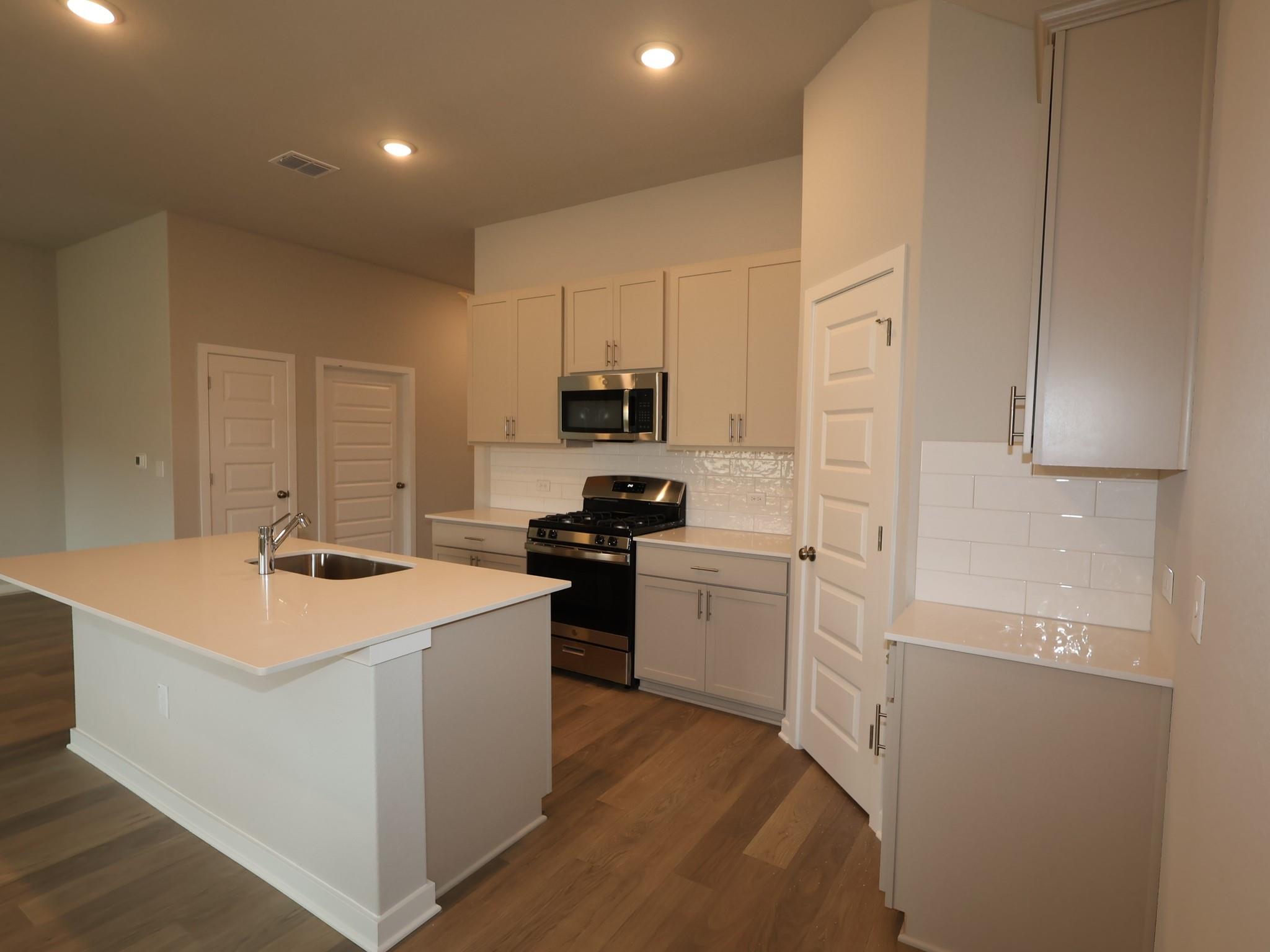 4517 Lava Island DR — photo 3