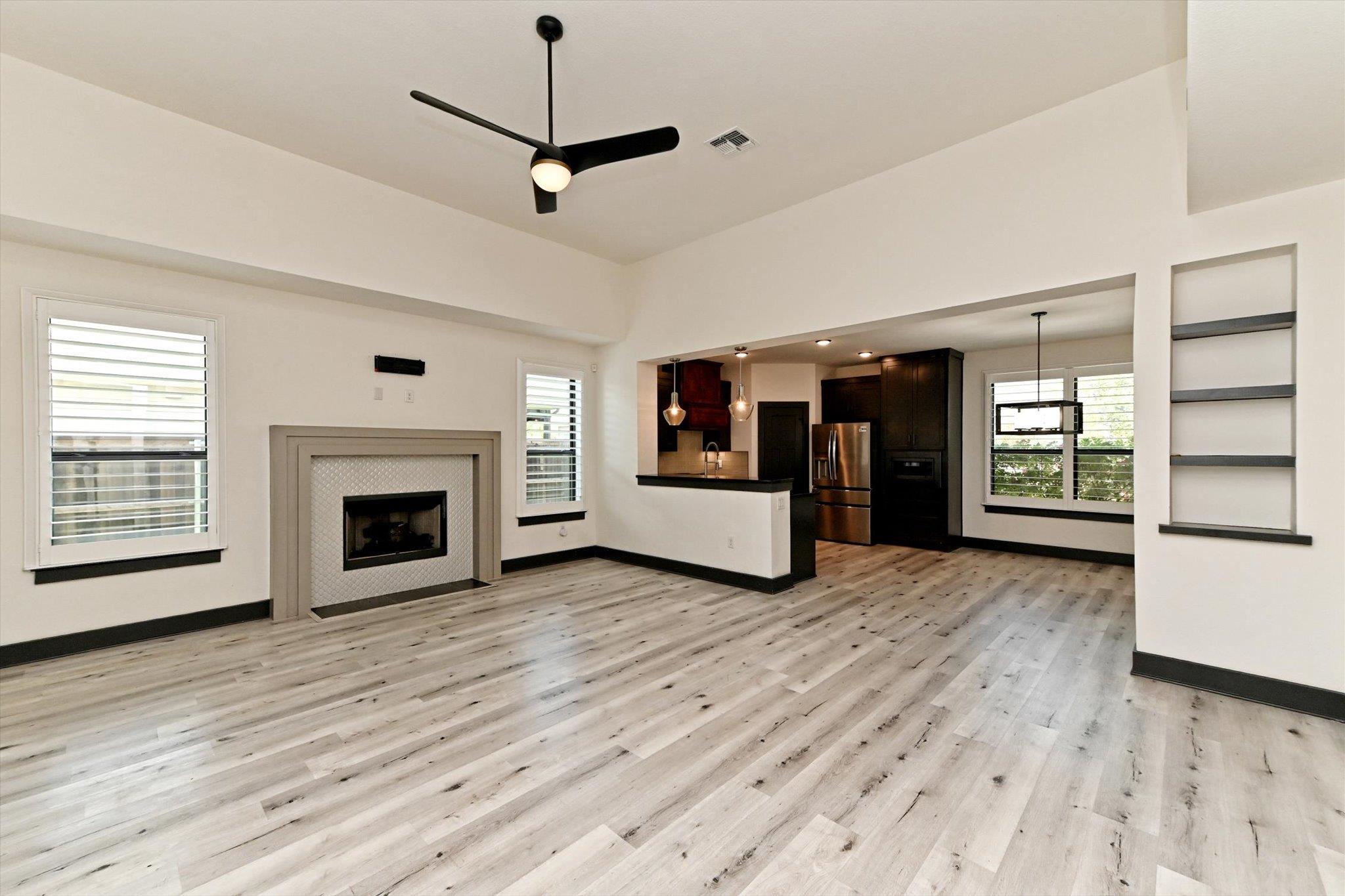 100 Dax DR — photo 4