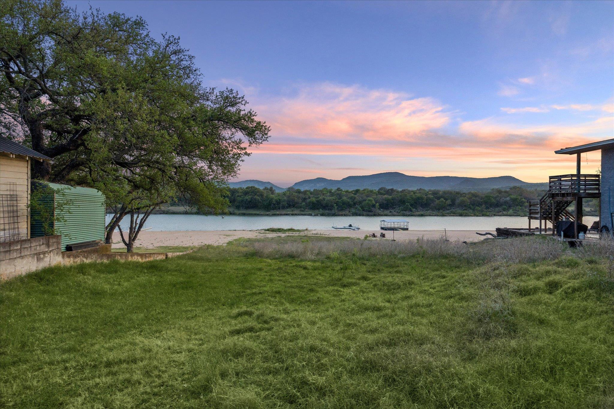 4247 River Oaks DR — photo 4
