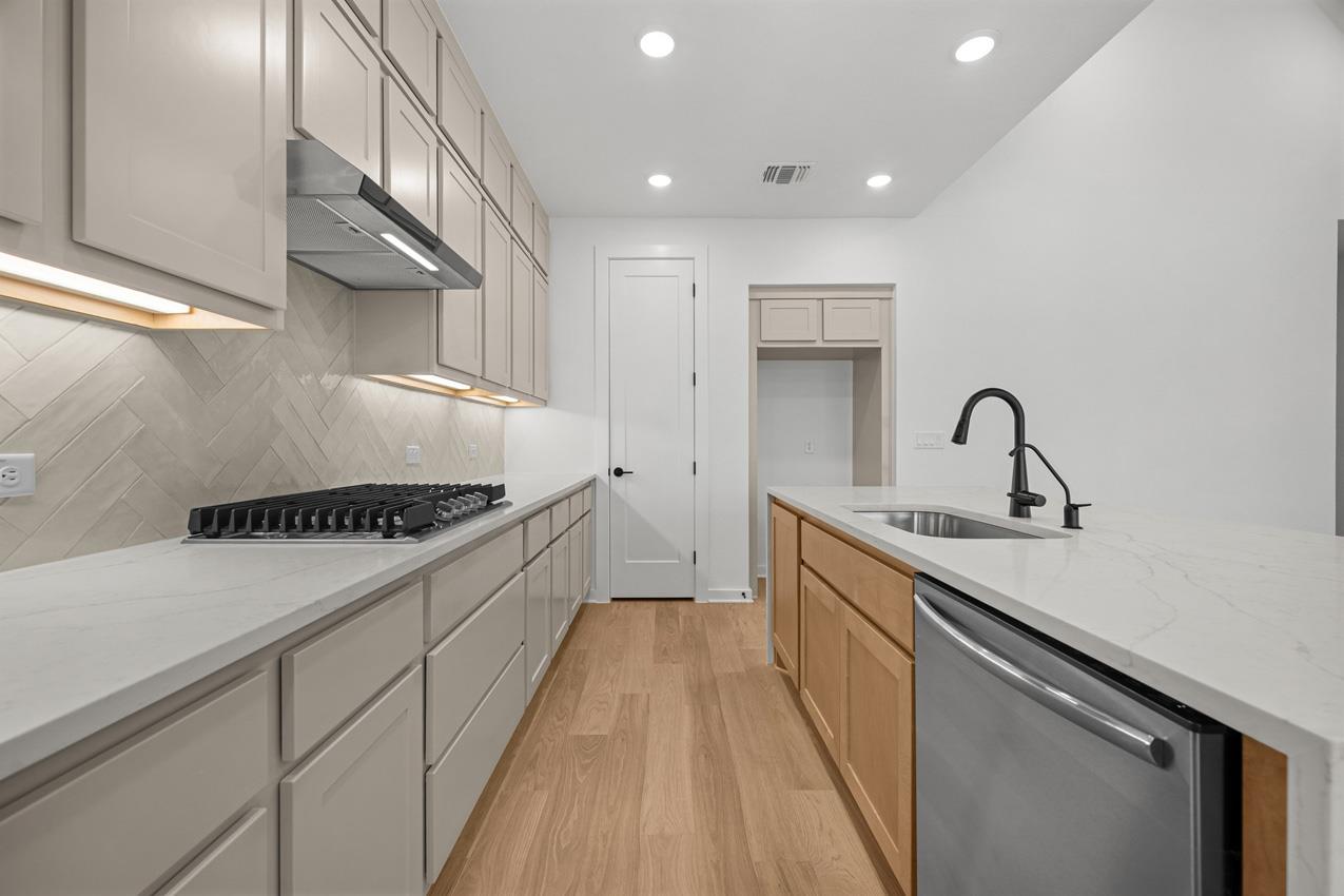 9505 Golden Lion DR — photo 5