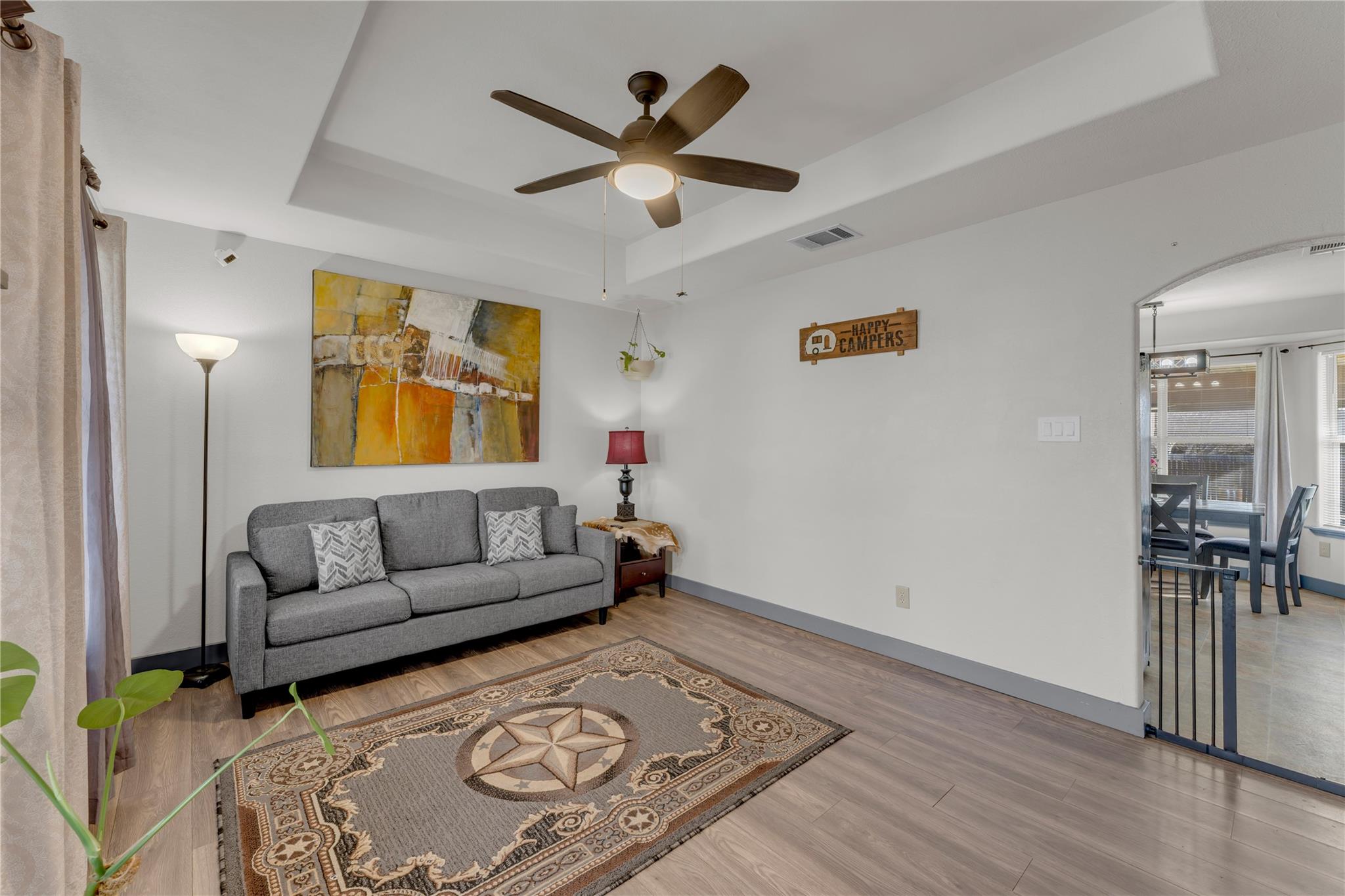 555 Live Oak DR — photo 3