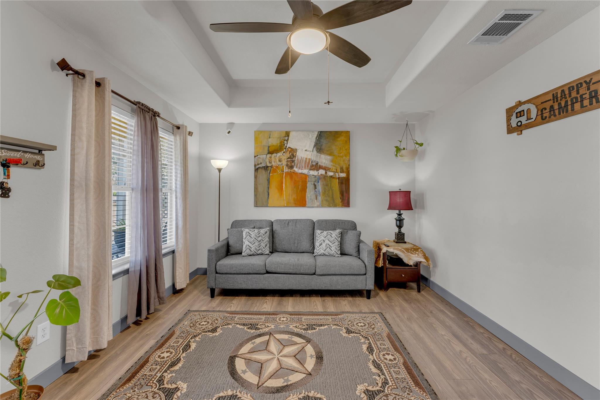 555 Live Oak DR — photo 4