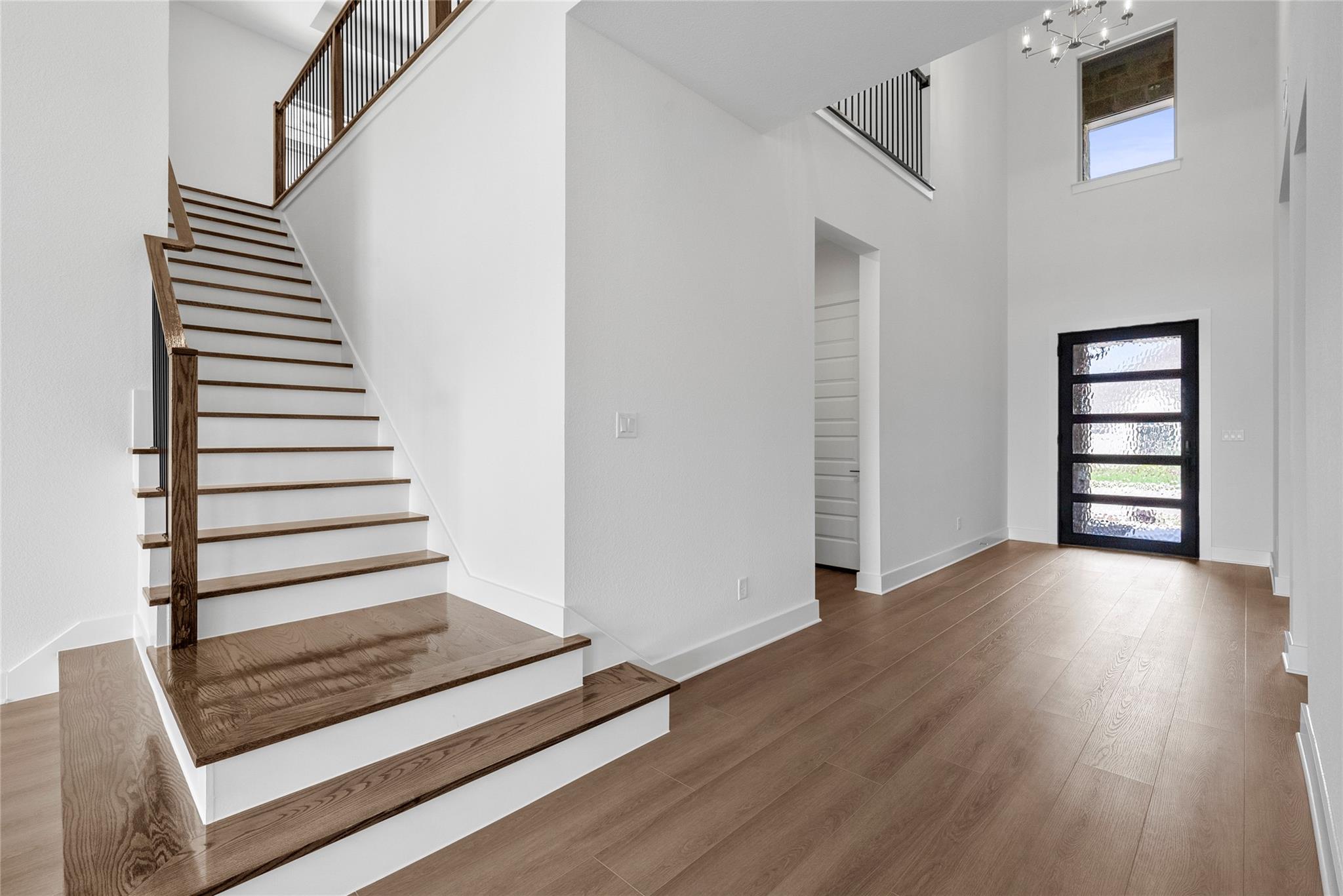 208 Maton WAY — photo 3