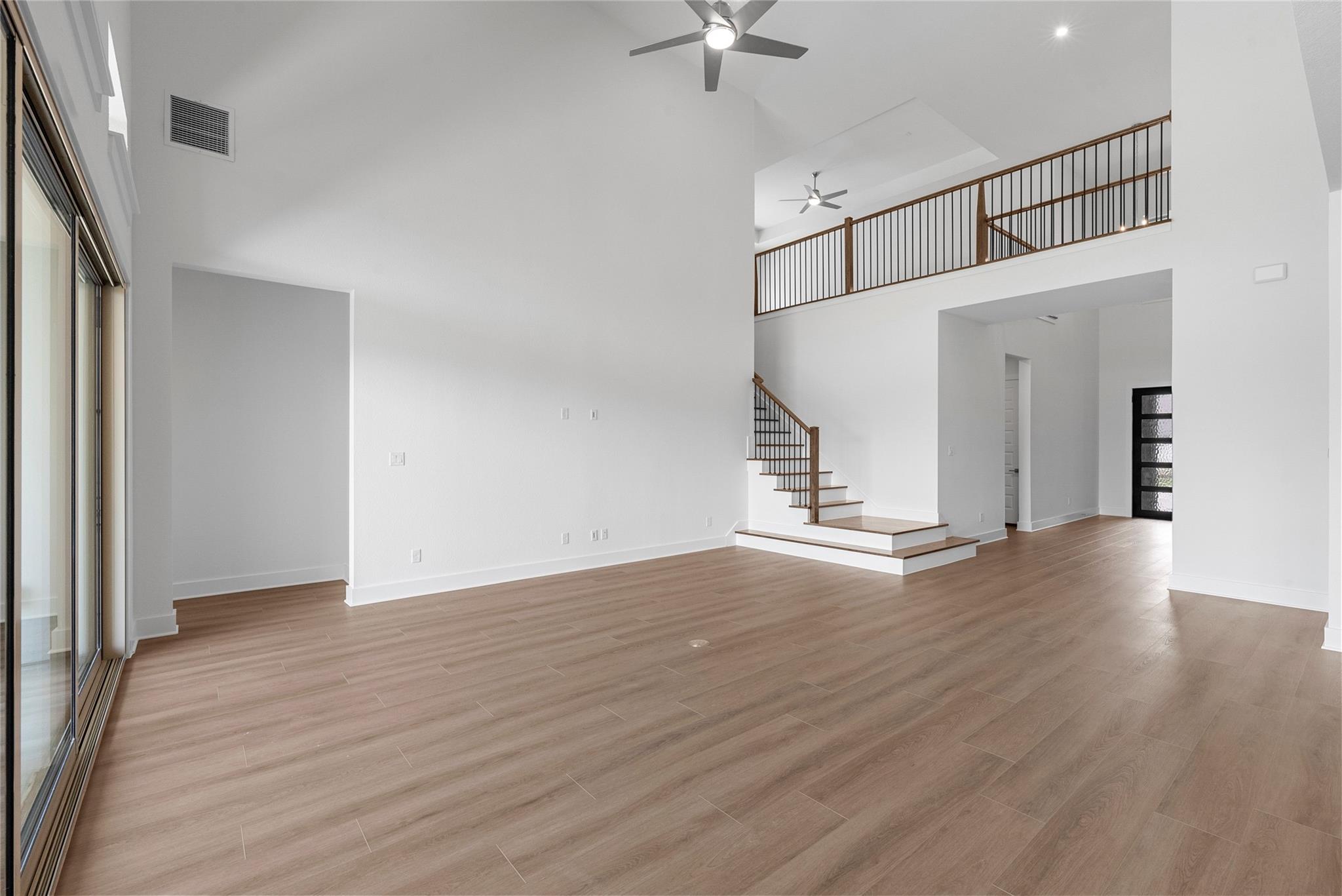 208 Maton WAY — photo 4