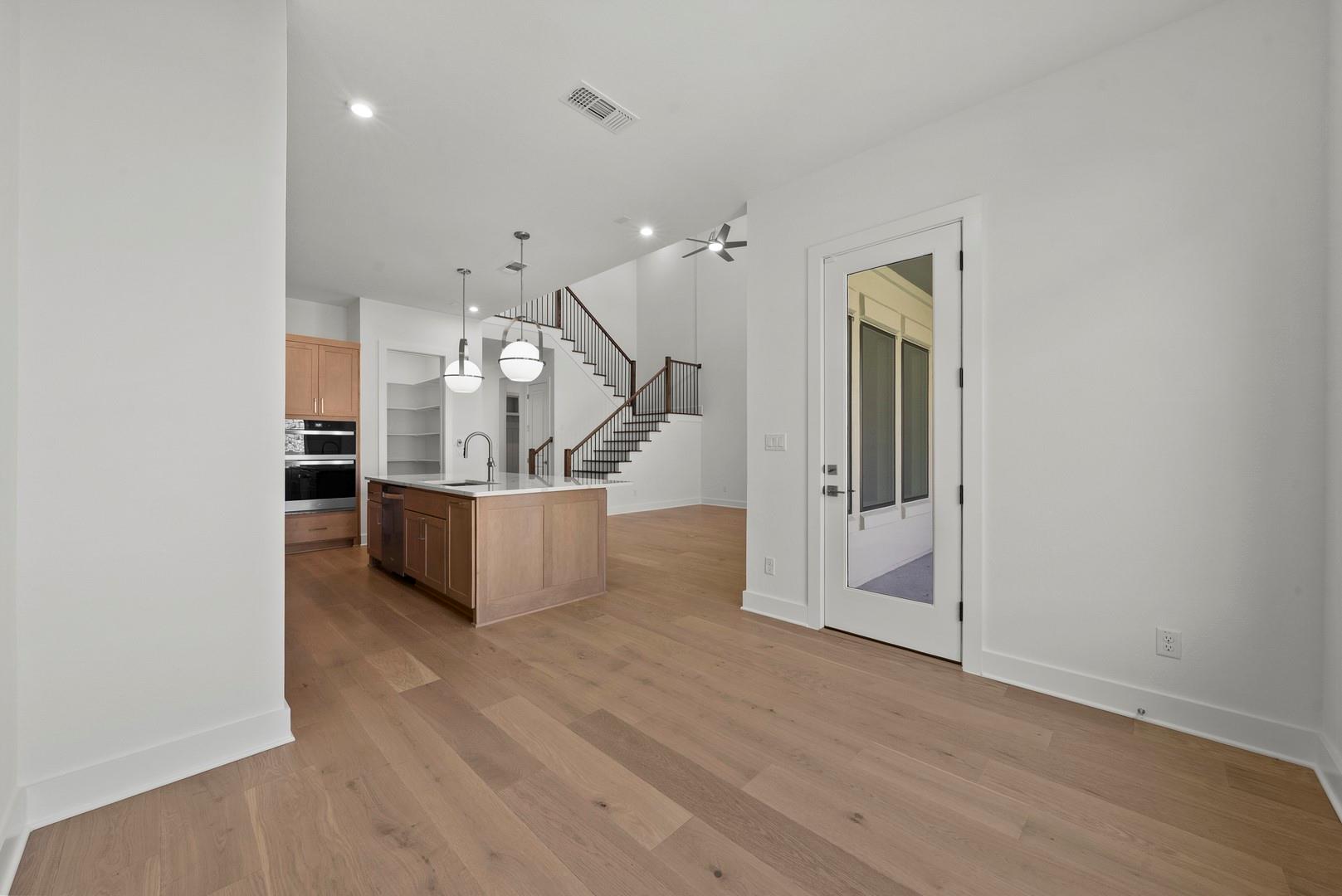 201 Ensberg LN — photo 3