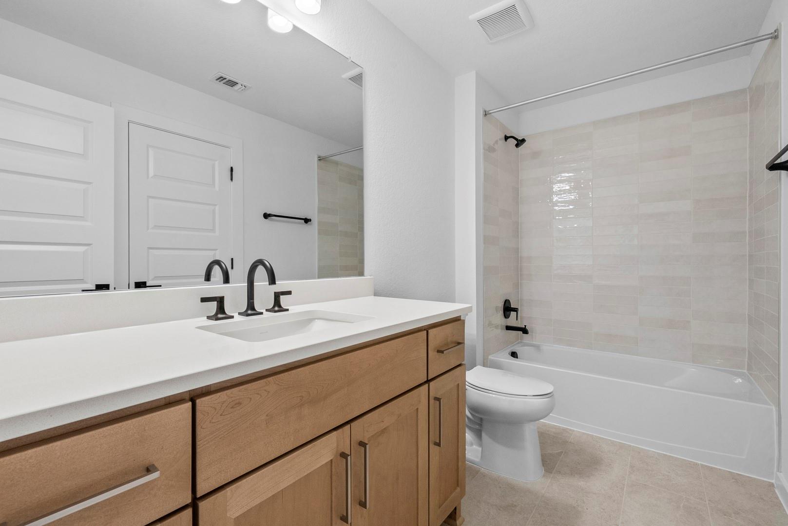 221 Maton WAY — photo 4