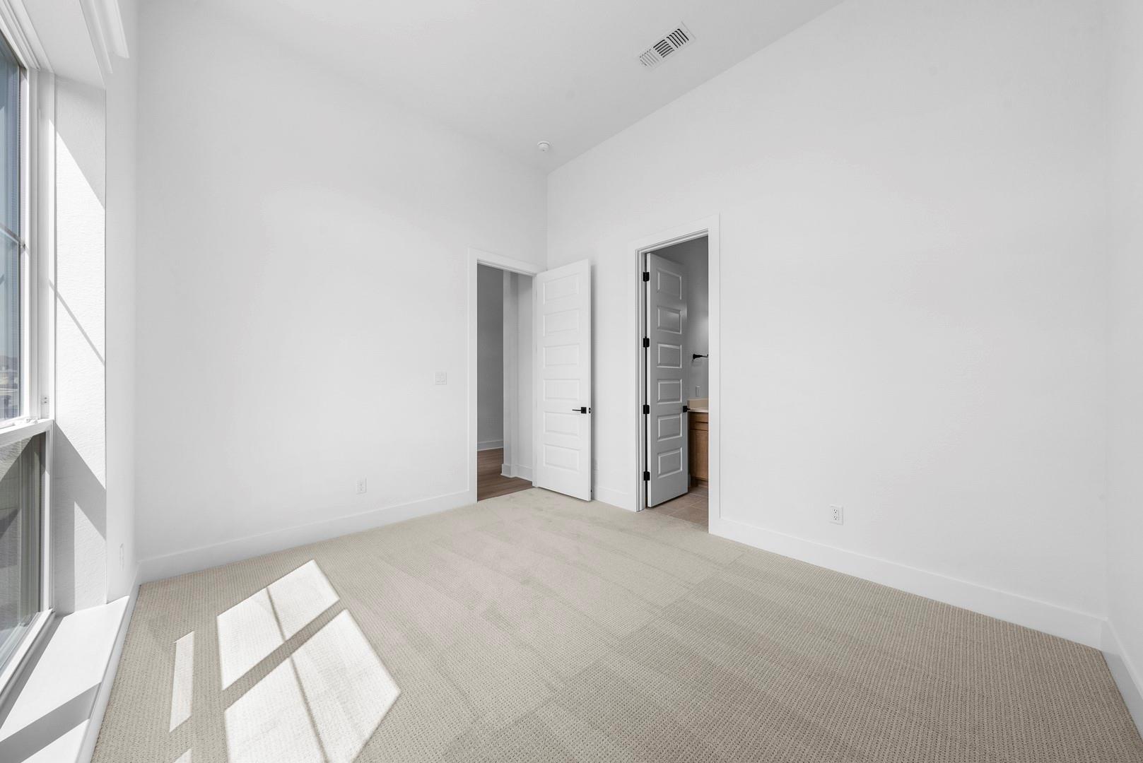221 Maton WAY — photo 5