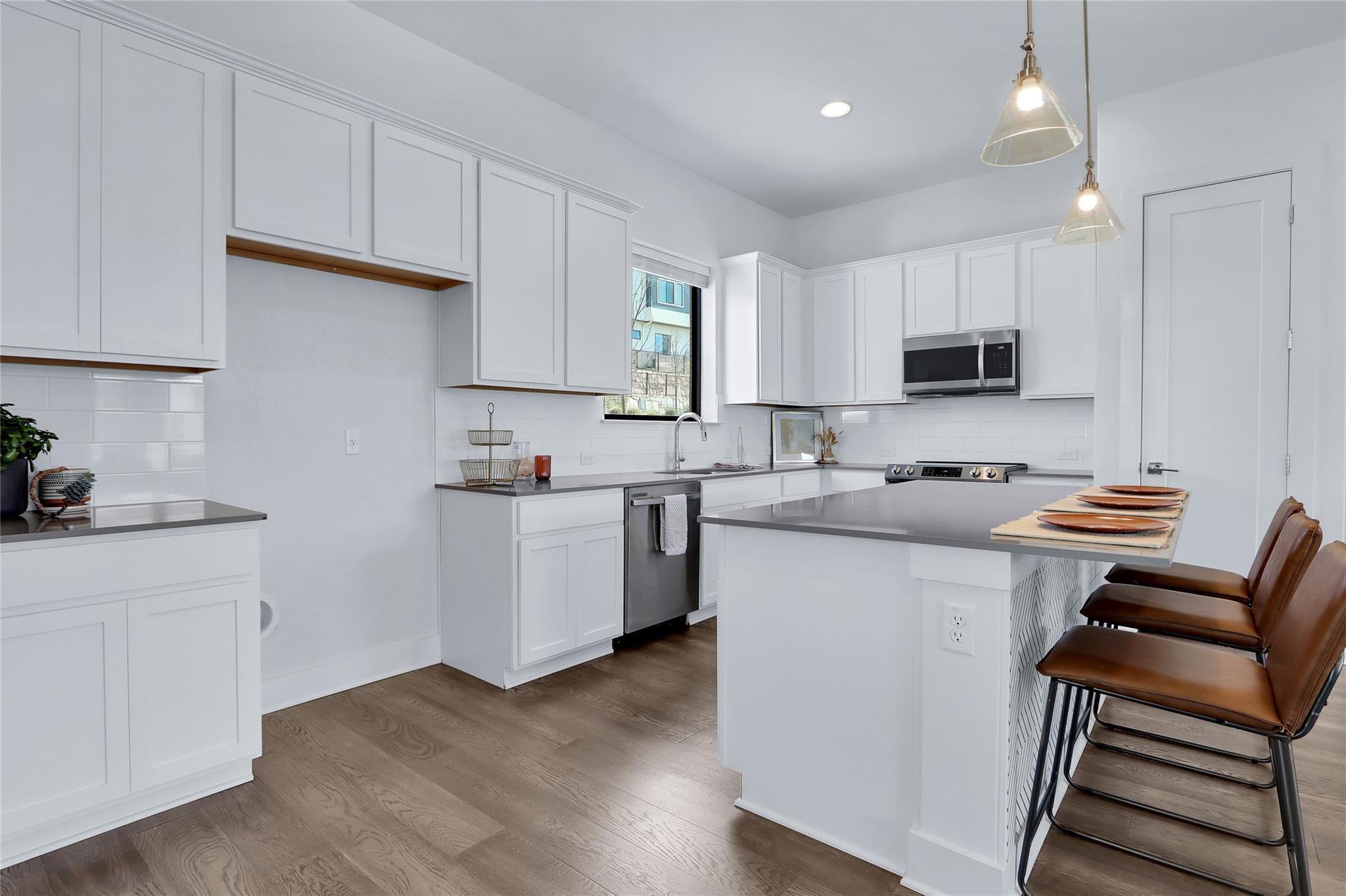 2050 Lohmans Spur RD #501 — photo 3
