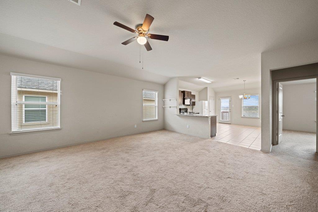 172 Lake GLN — photo 4