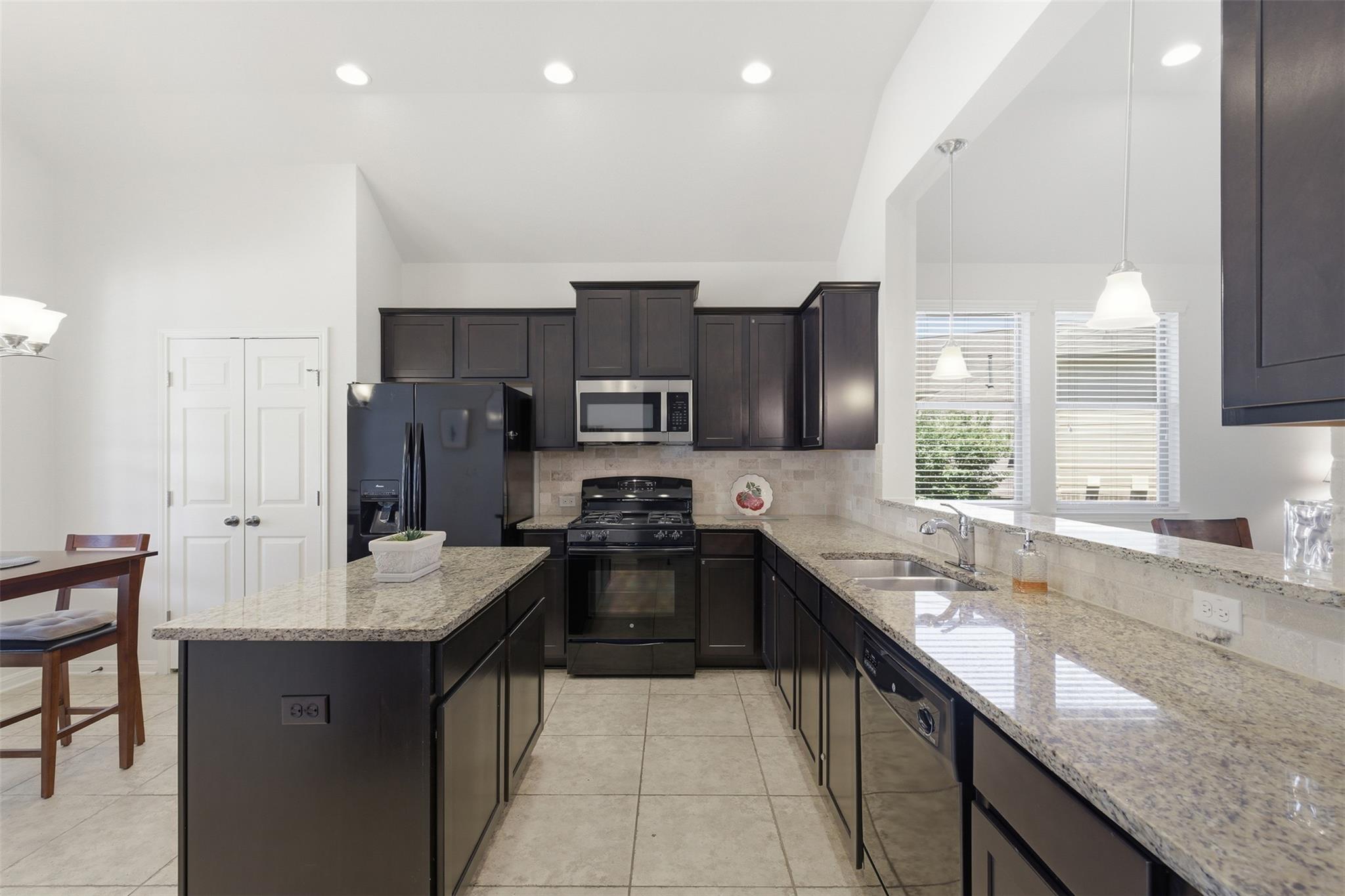 2144 Granite Hill DR — photo 4