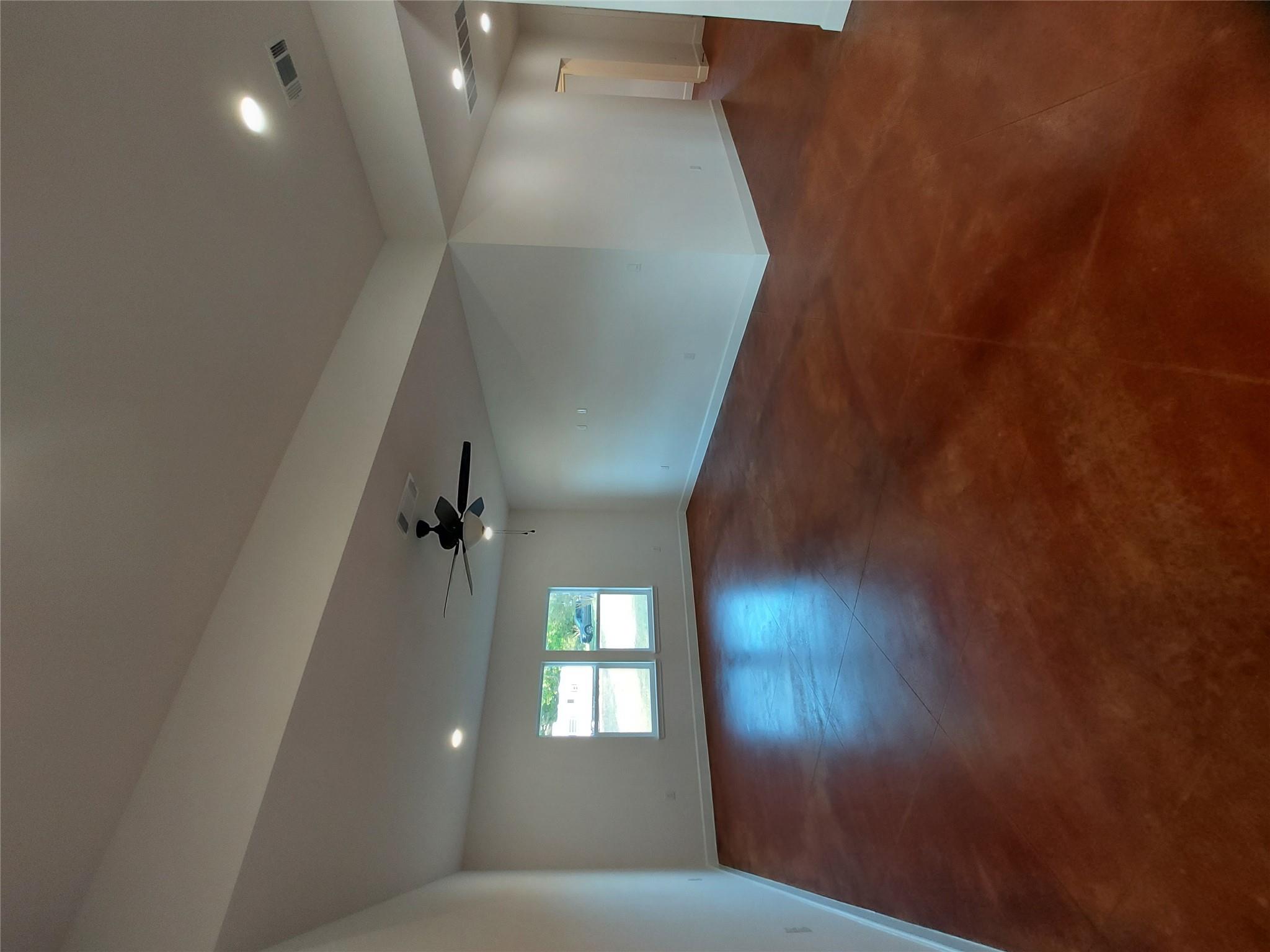 121 Spanish Oak TRL — photo 5