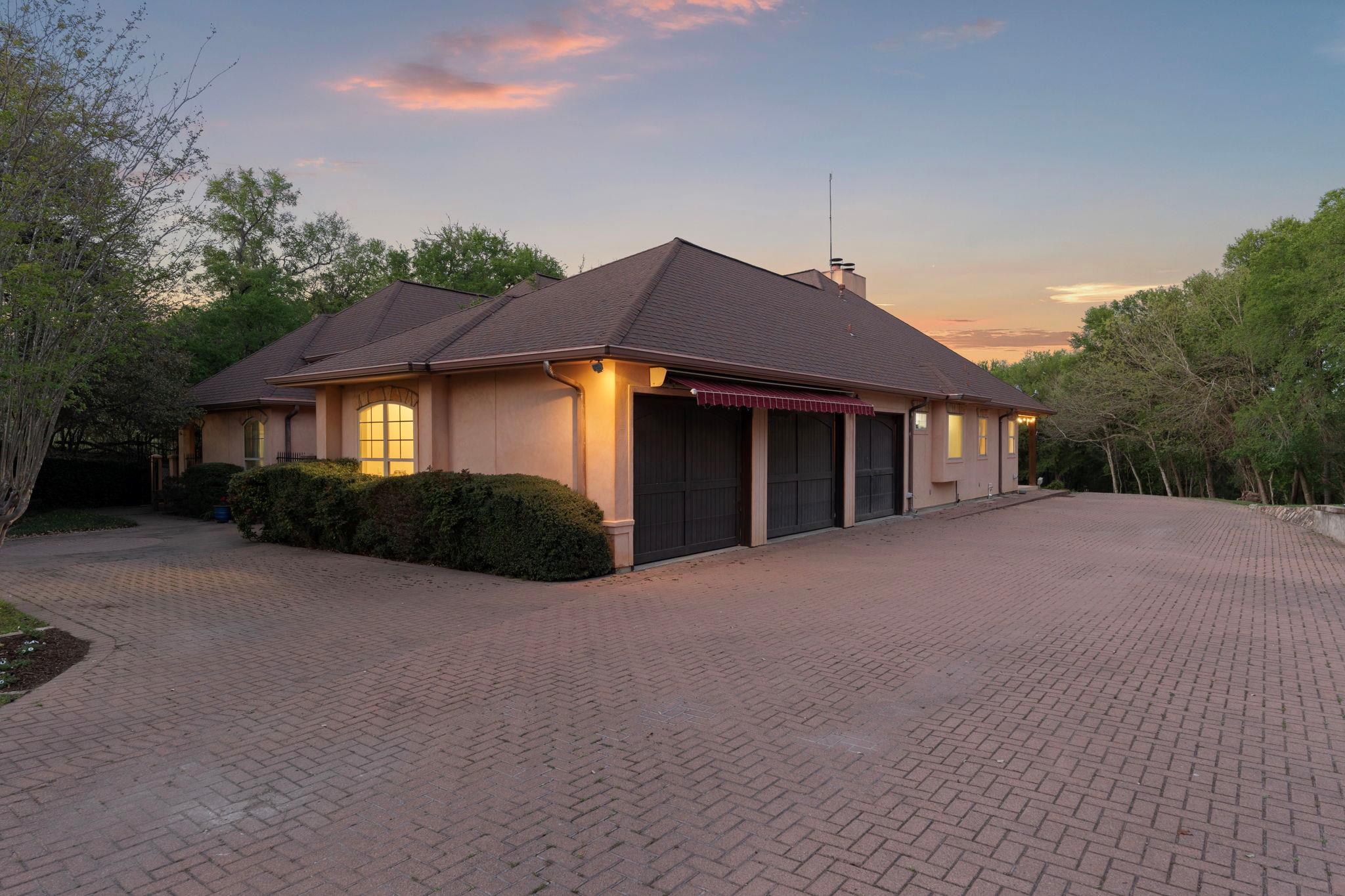 200 Red Bird LN — photo 4