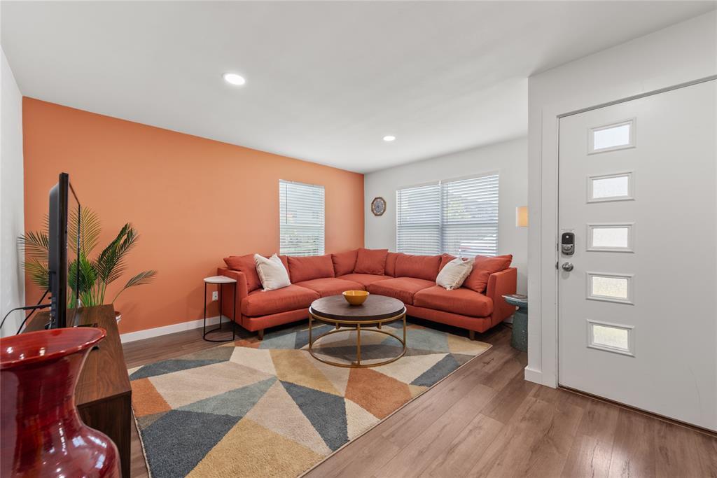 6409 Burns ST #107 — photo 4