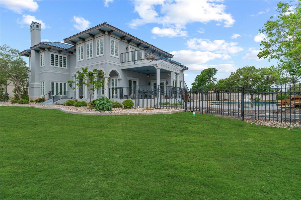 829 Kings Point DR — photo 4