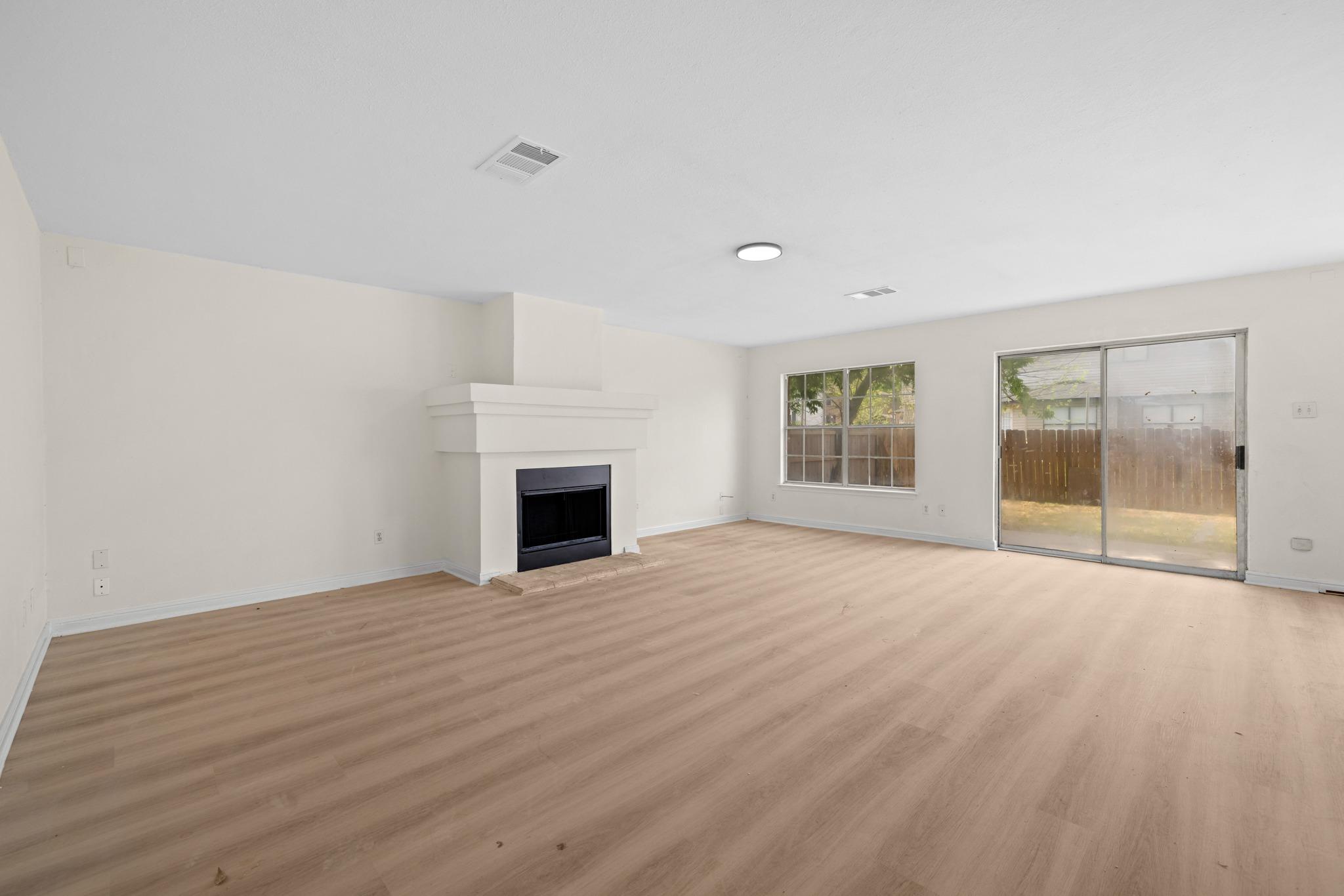 1181 Forest Bluff TRL — photo 3