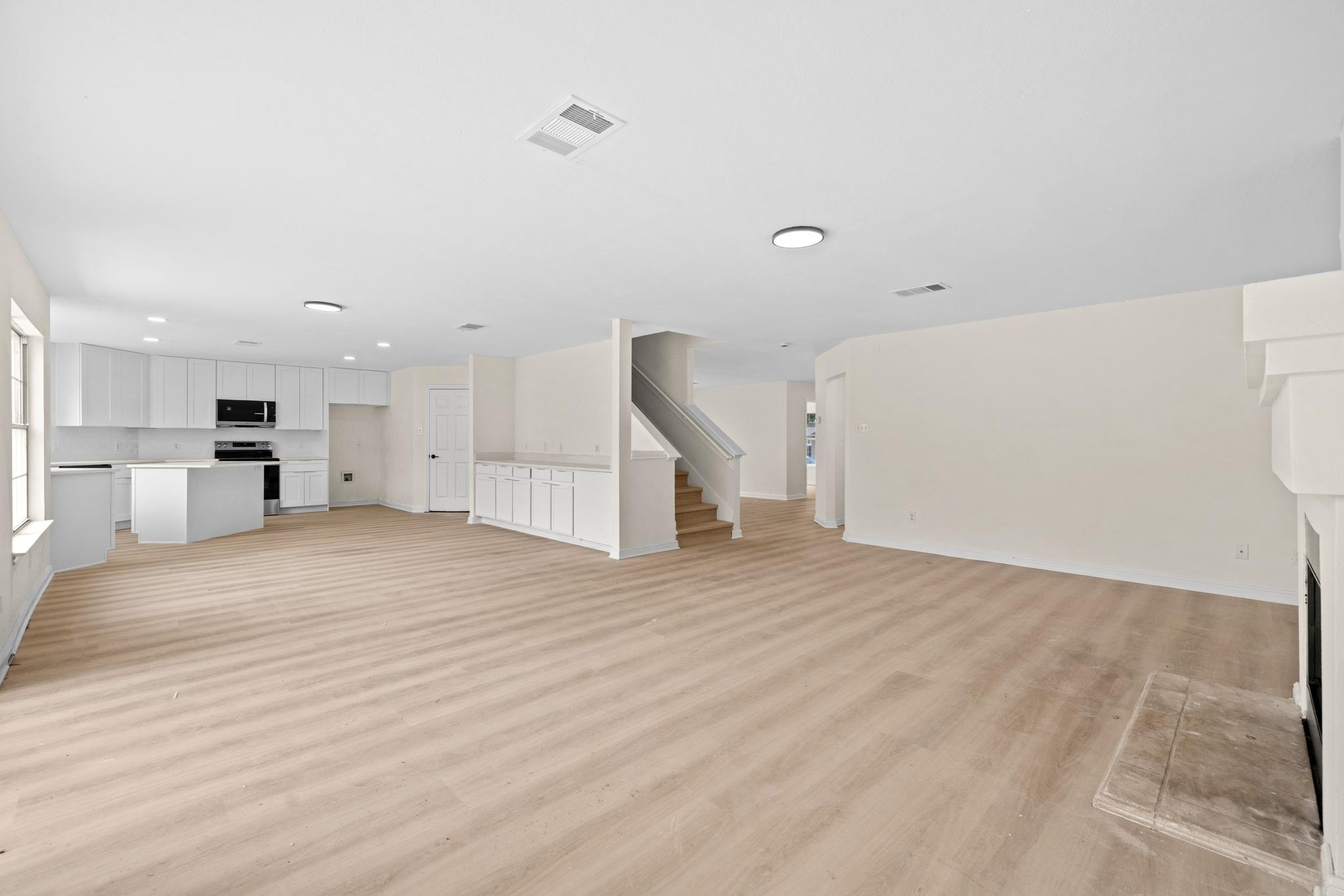 1181 Forest Bluff TRL — photo 5