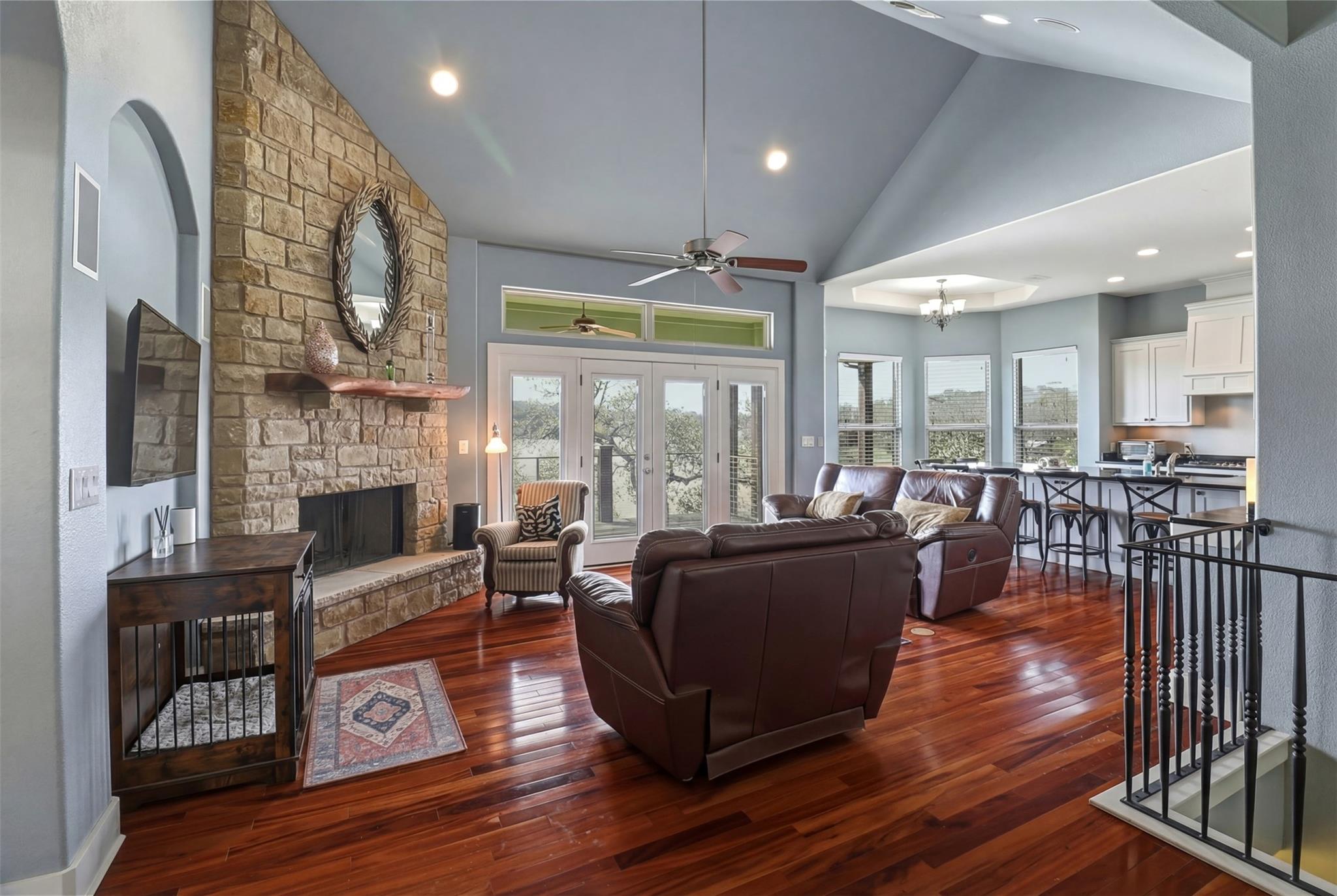 320 Park LN — photo 4