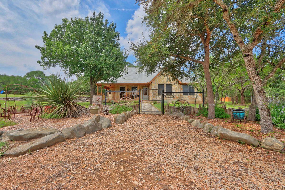 10621 Fm 150 — photo 4