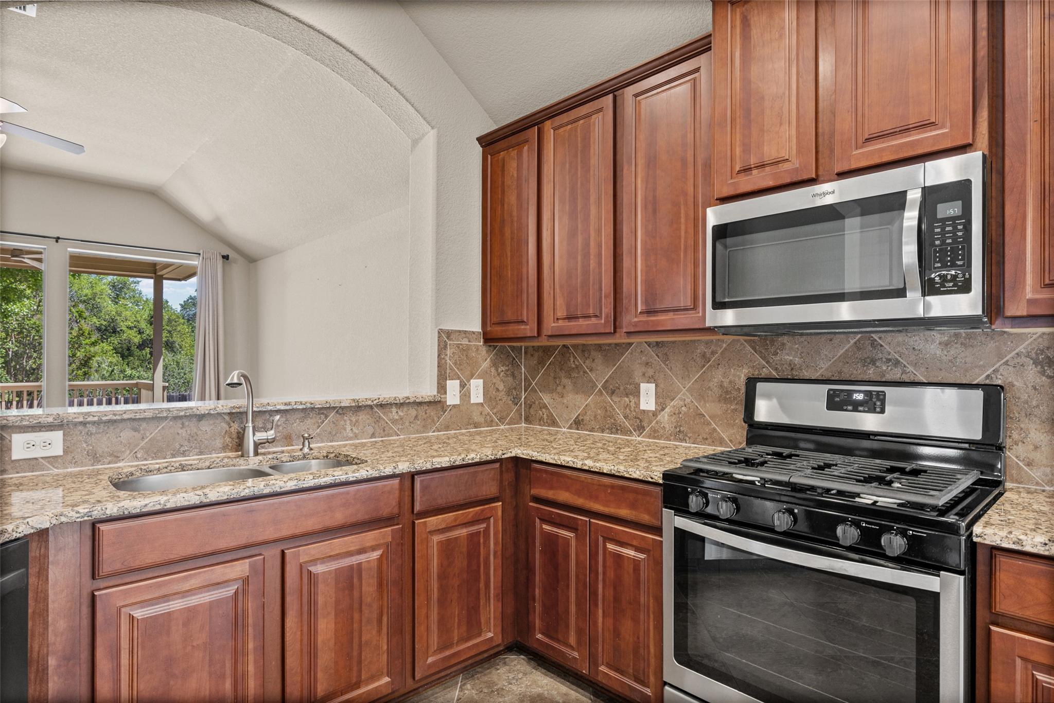 747 Westbury LN — photo 5
