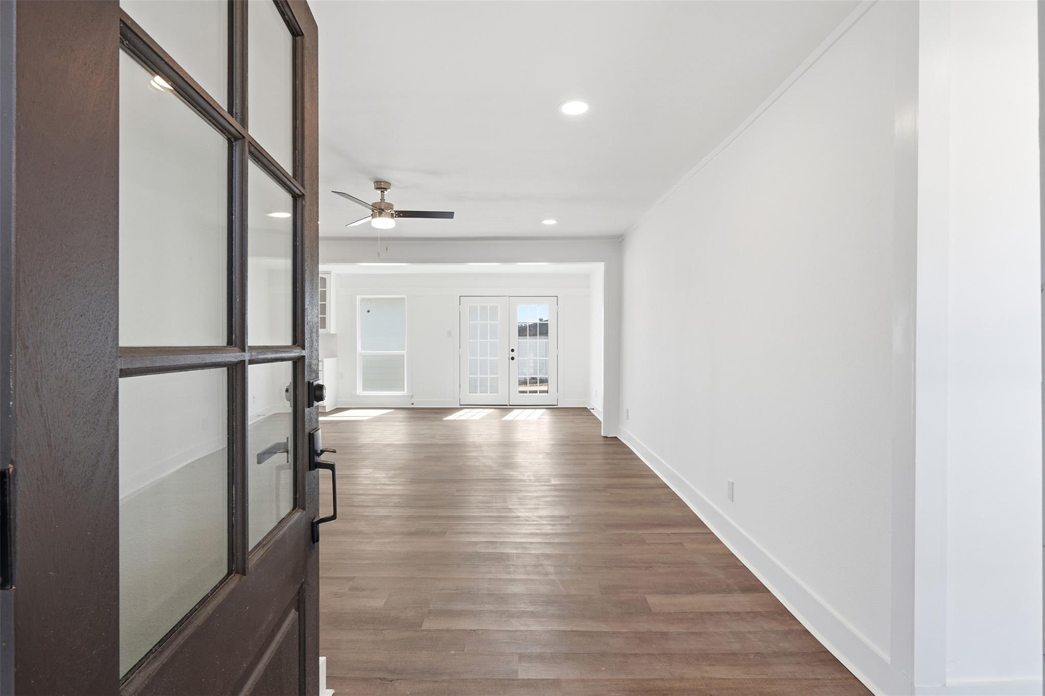 100 Howard DR — photo 3